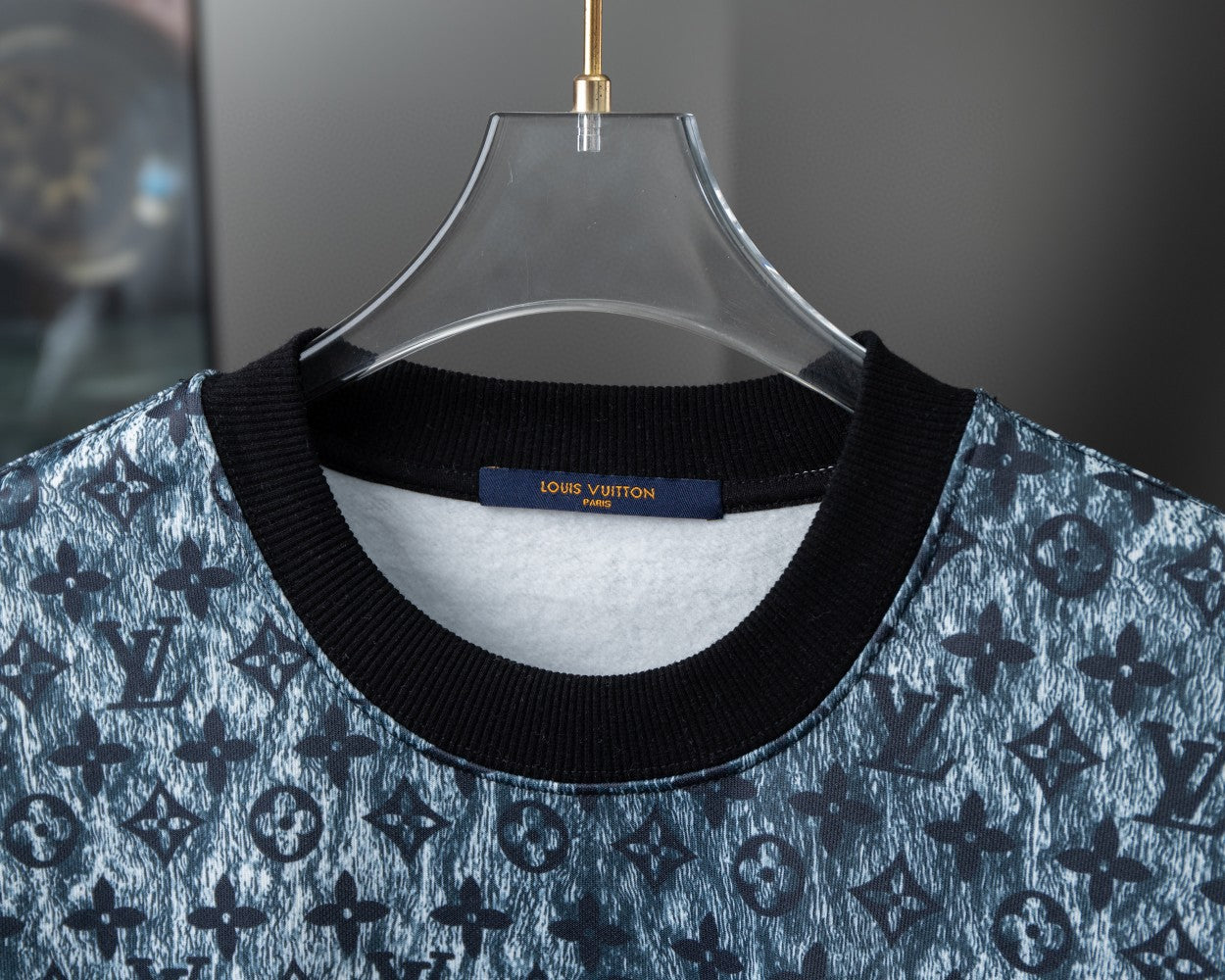 Louis Vuitton Sweatshirt