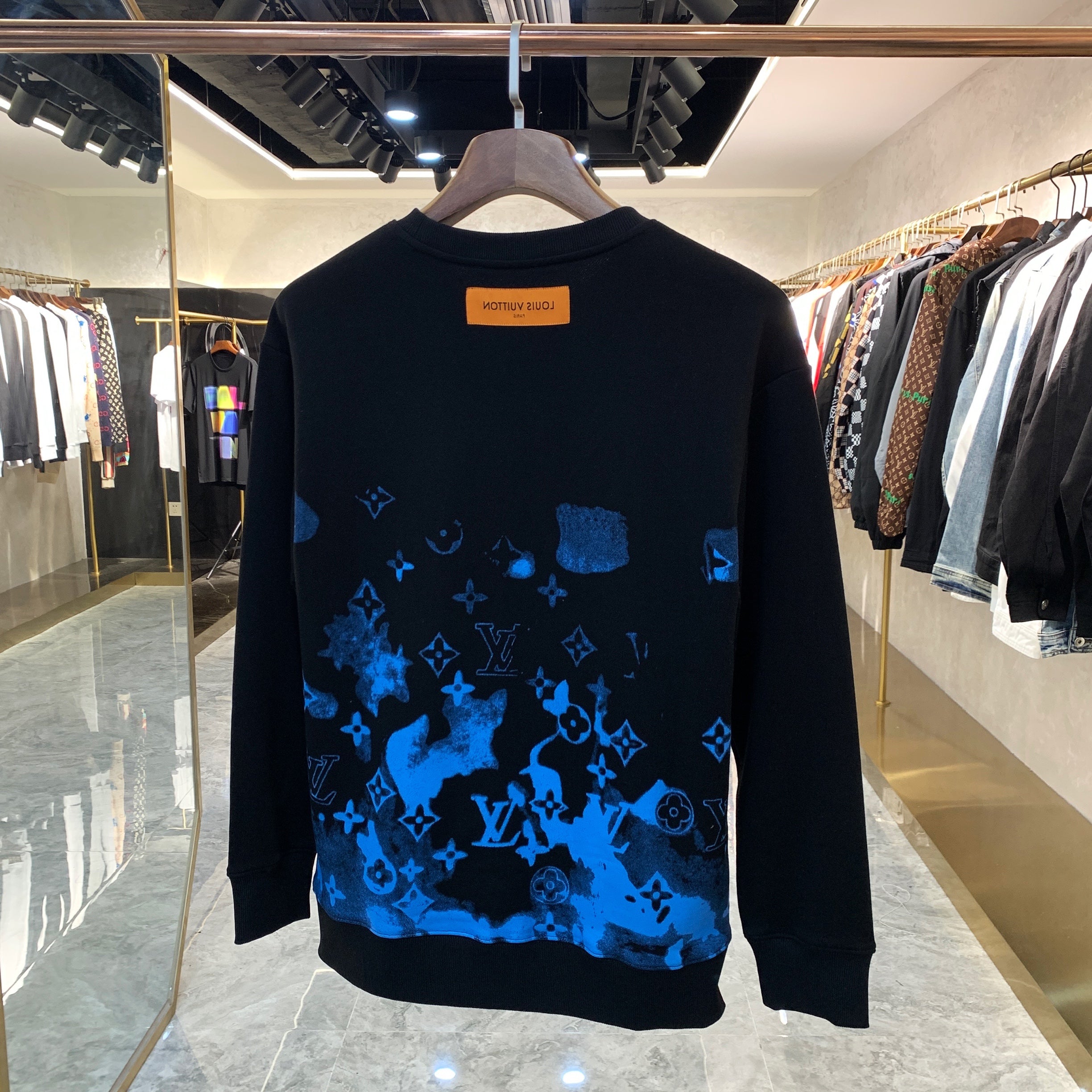 Louis Vuitton Sweatshirt