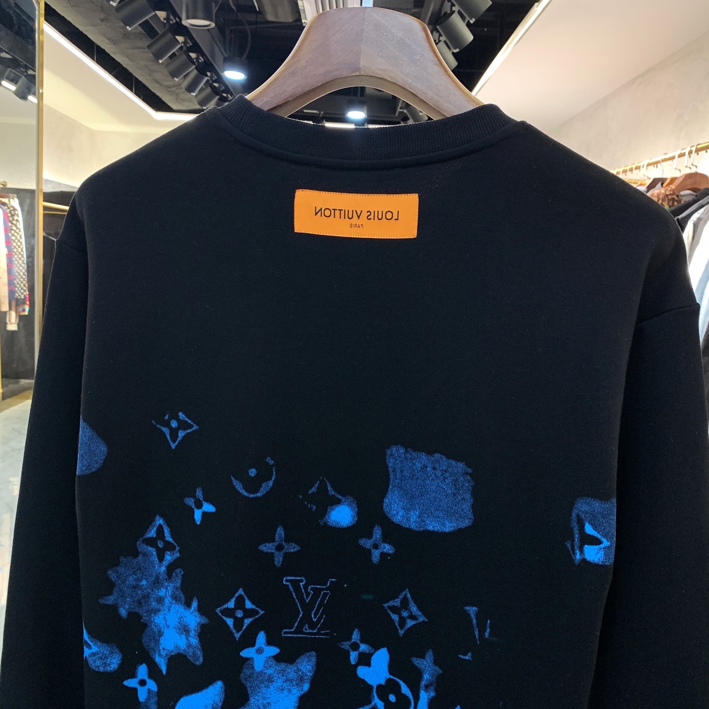 Louis Vuitton Sweatshirt