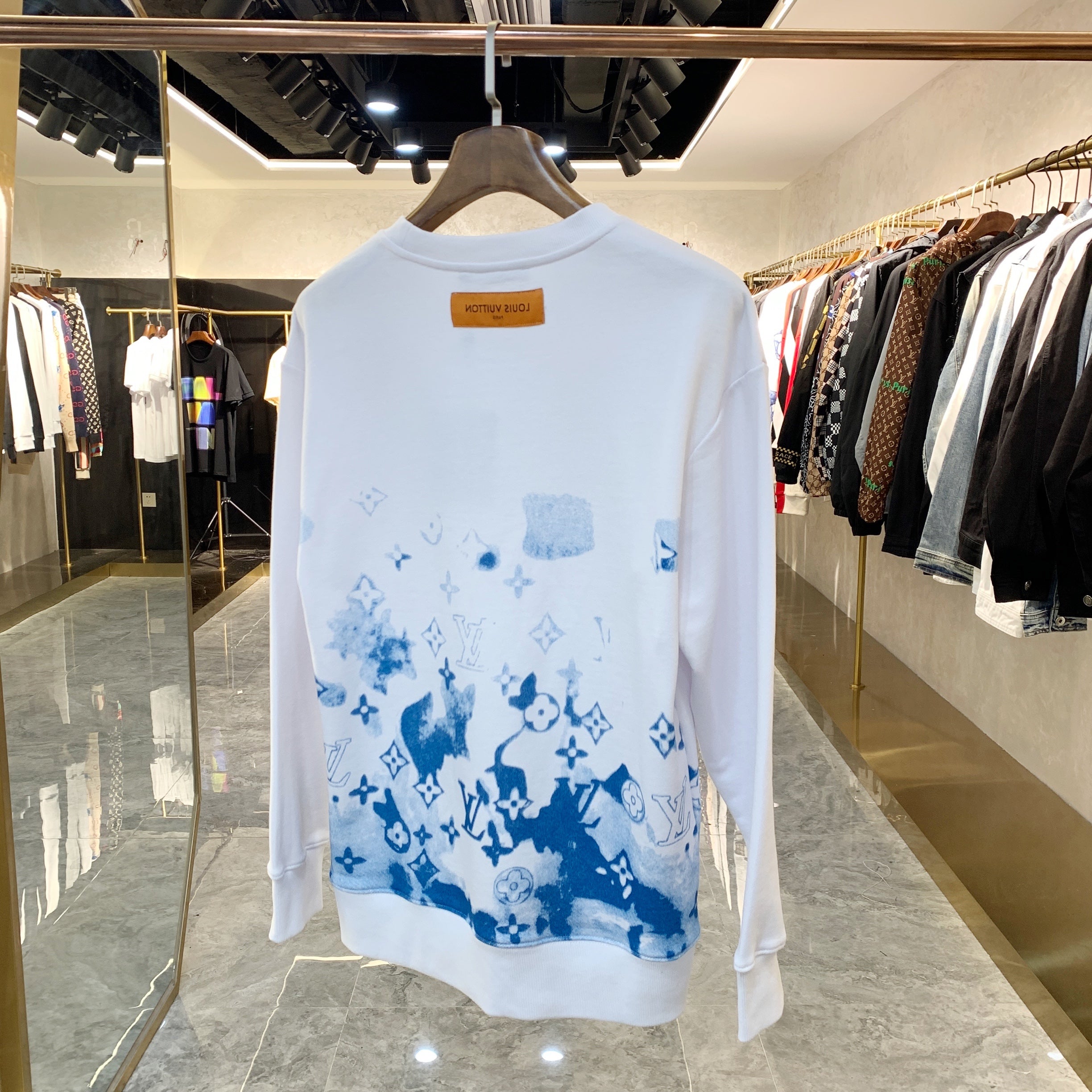 Louis Vuitton Sweatshirt