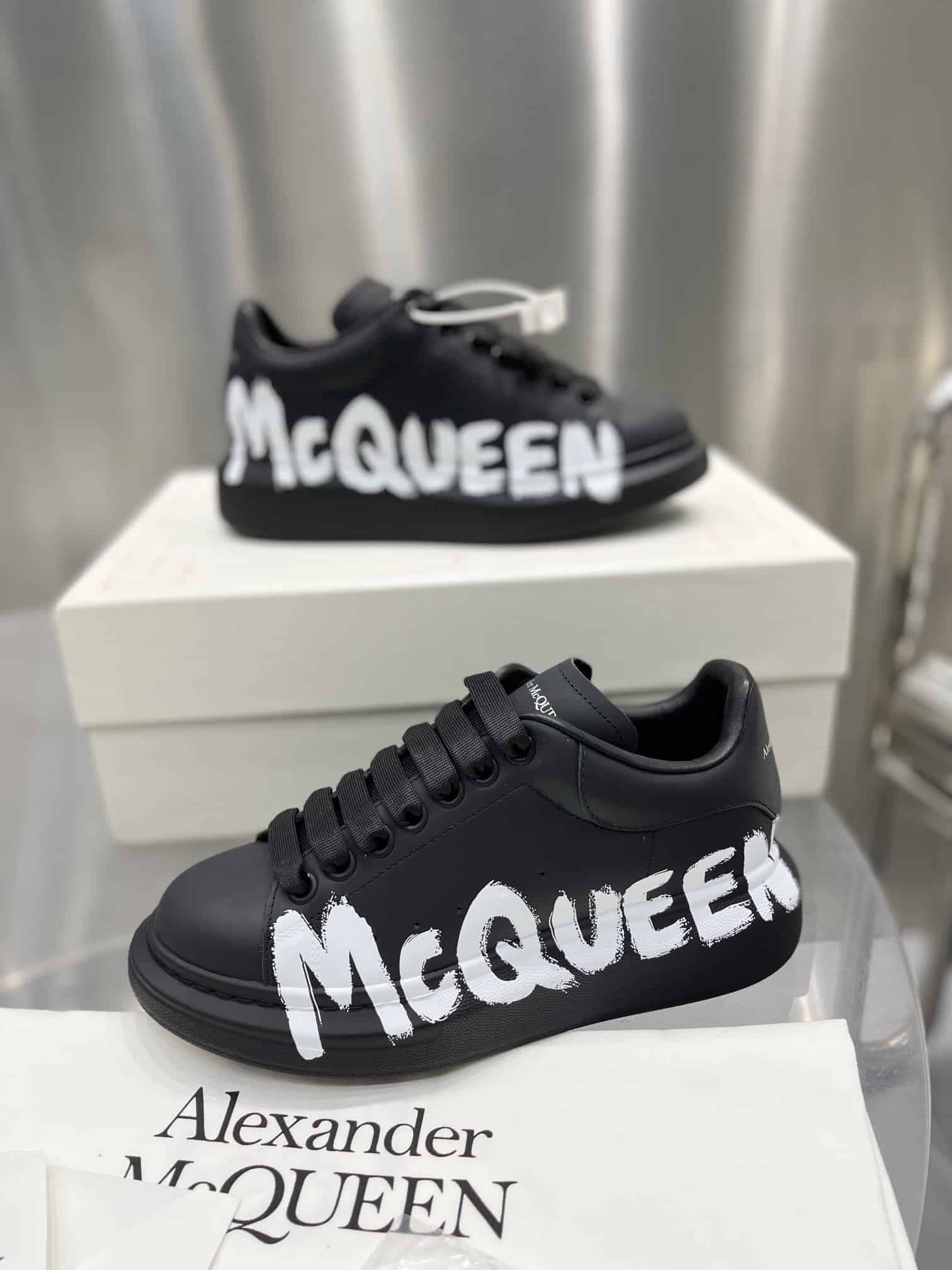 ALEXANDER MCQUEEN SNEAKER   AM26