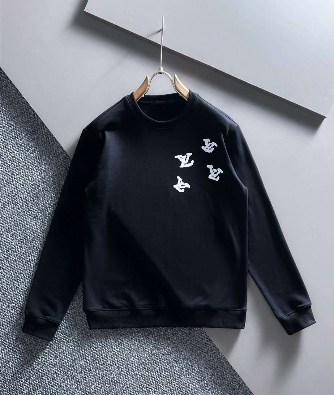 Louis Vuitton Sweatshirt