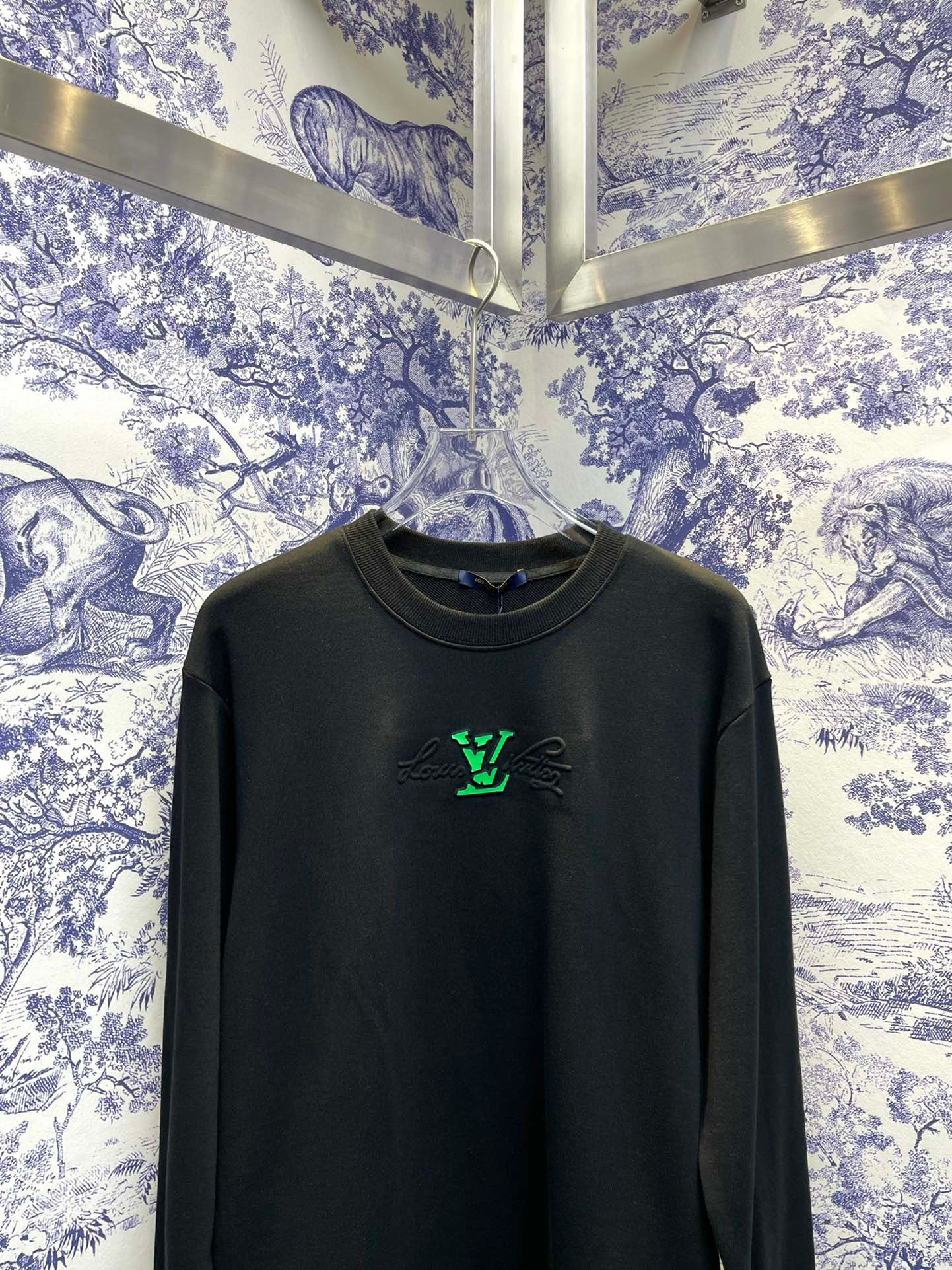 Louis Vuitton Sweatshirt