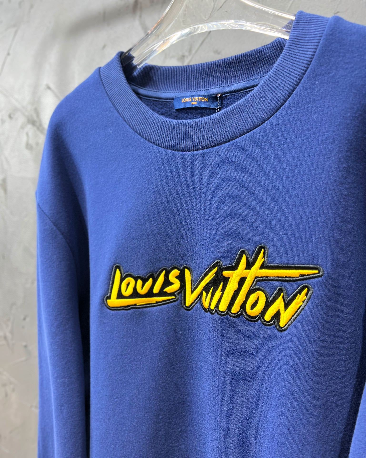 Louis Vuitton Sweatshirt