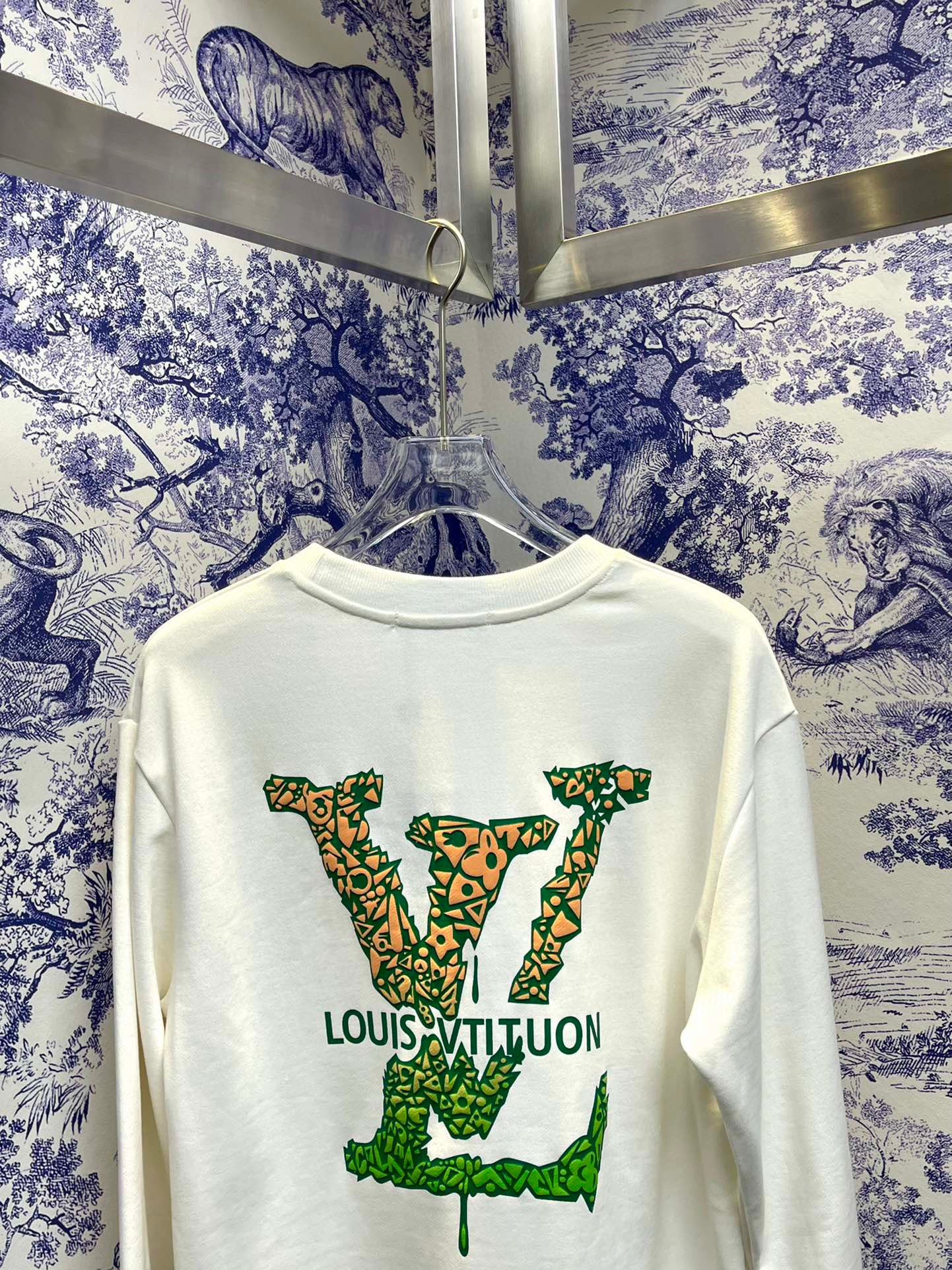 Louis Vuitton Sweatshirt