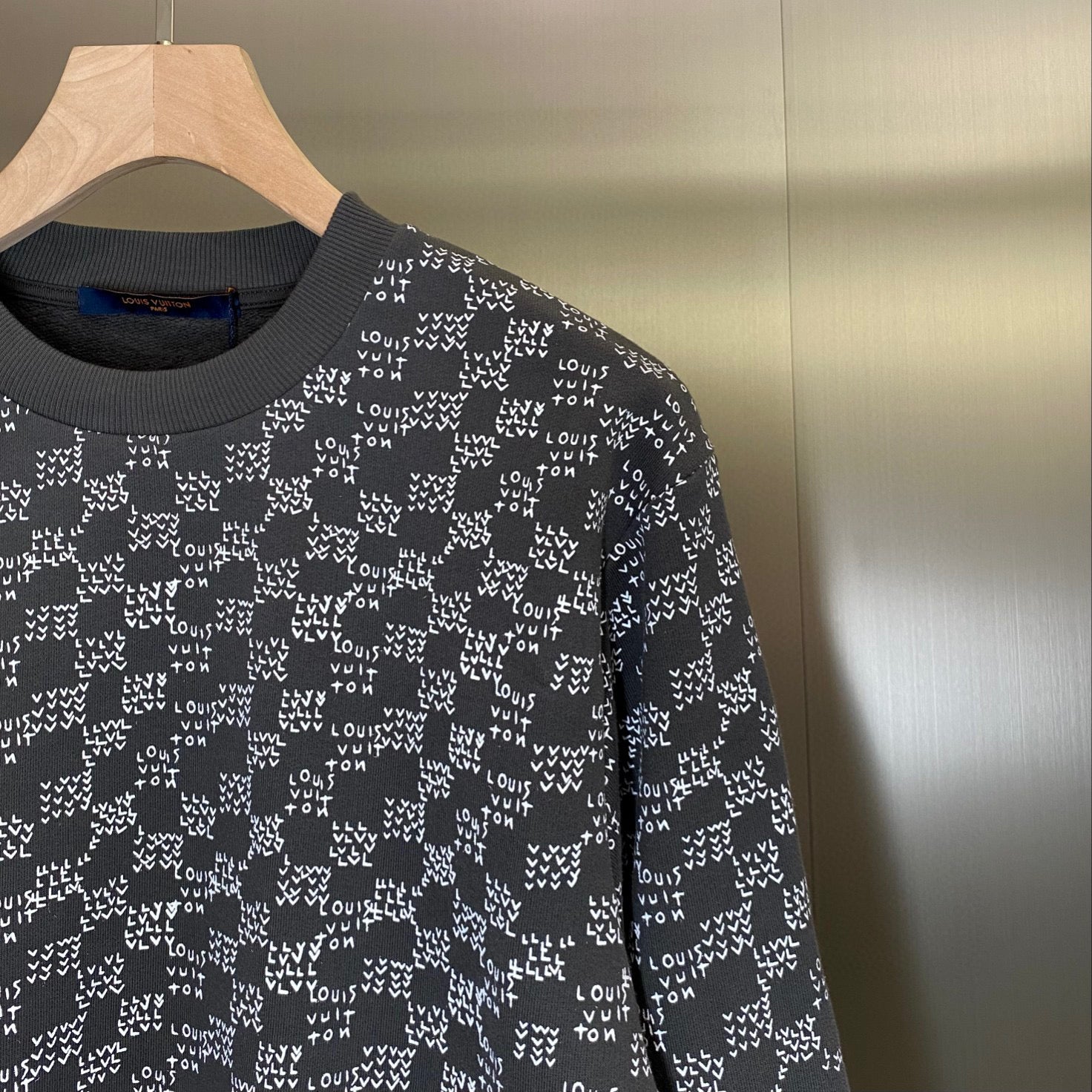 Louis Vuitton Sweatshirt