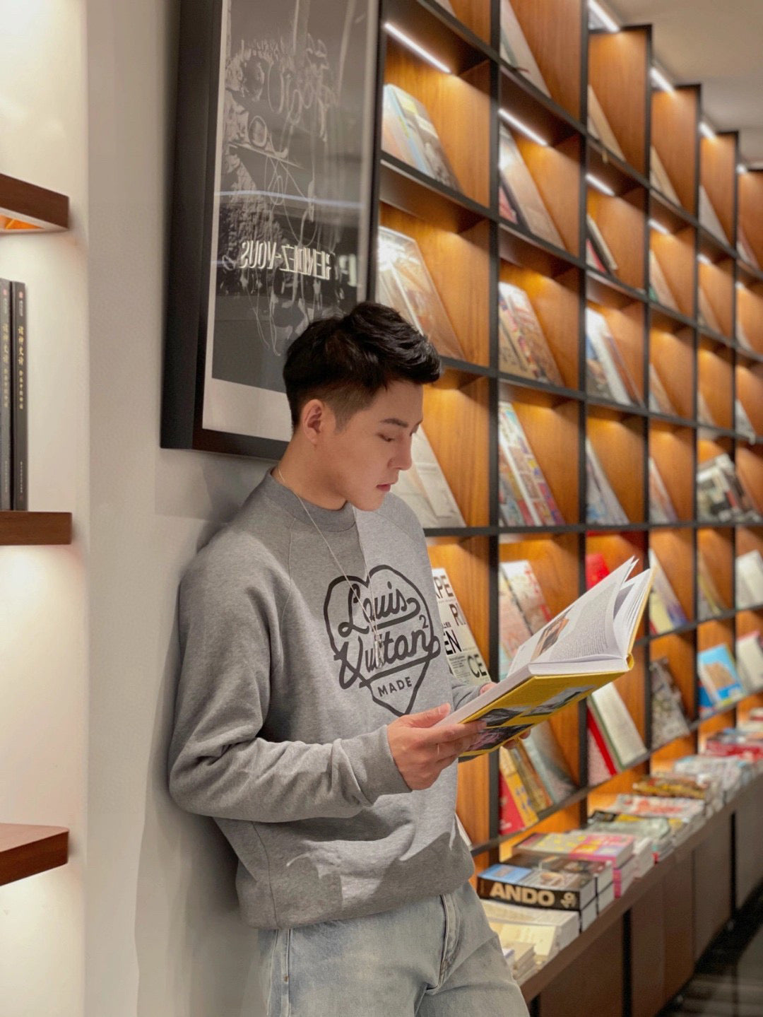 Louis Vuitton Sweatshirt