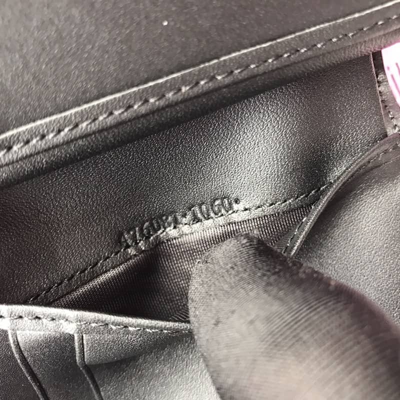 Gucci Short Button Cowhide Leather Wallet Black 476081