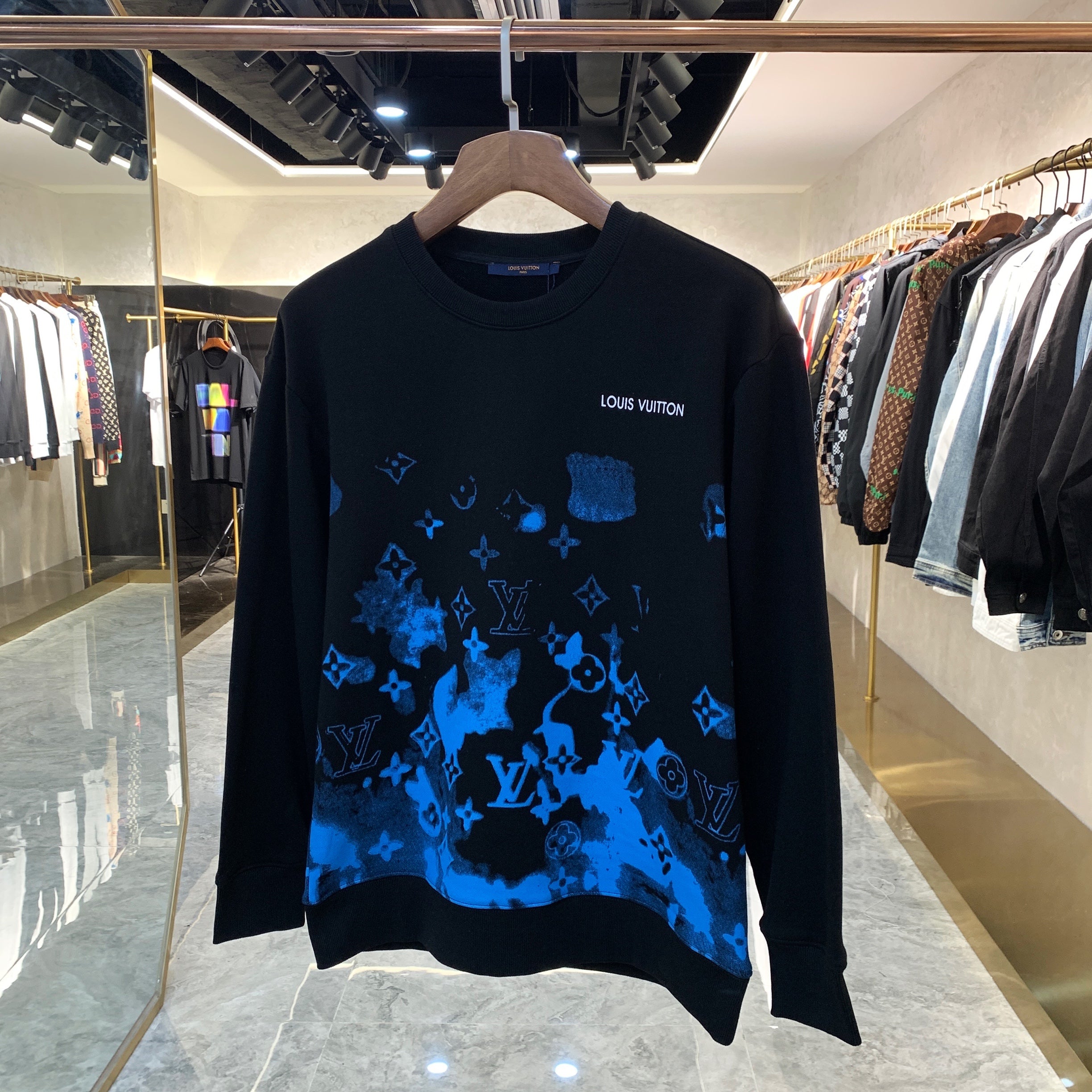 Louis Vuitton Sweatshirt