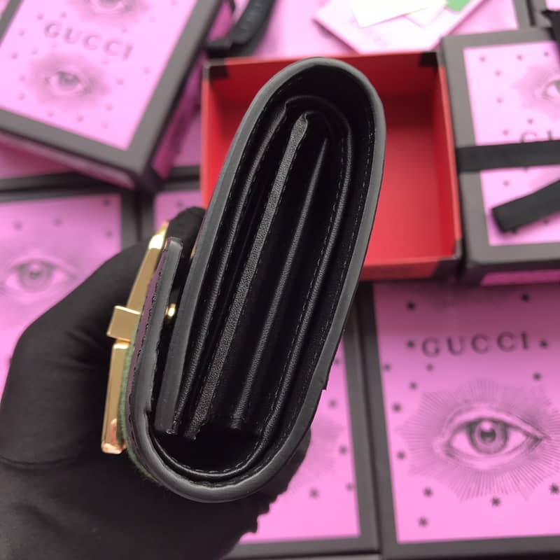 Gucci Short Button Cowhide Leather Wallet Black 476081