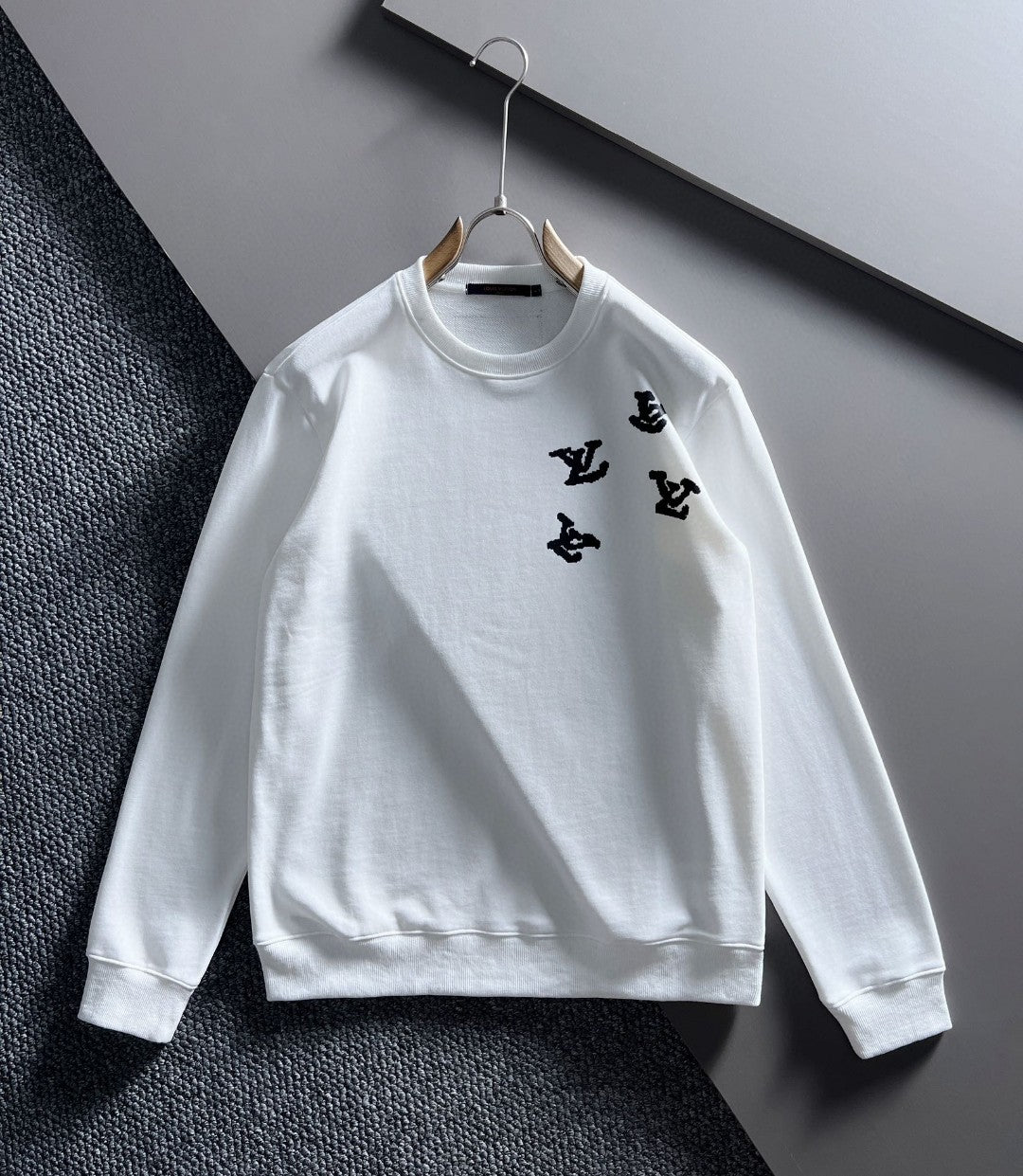 Louis Vuitton Sweatshirt