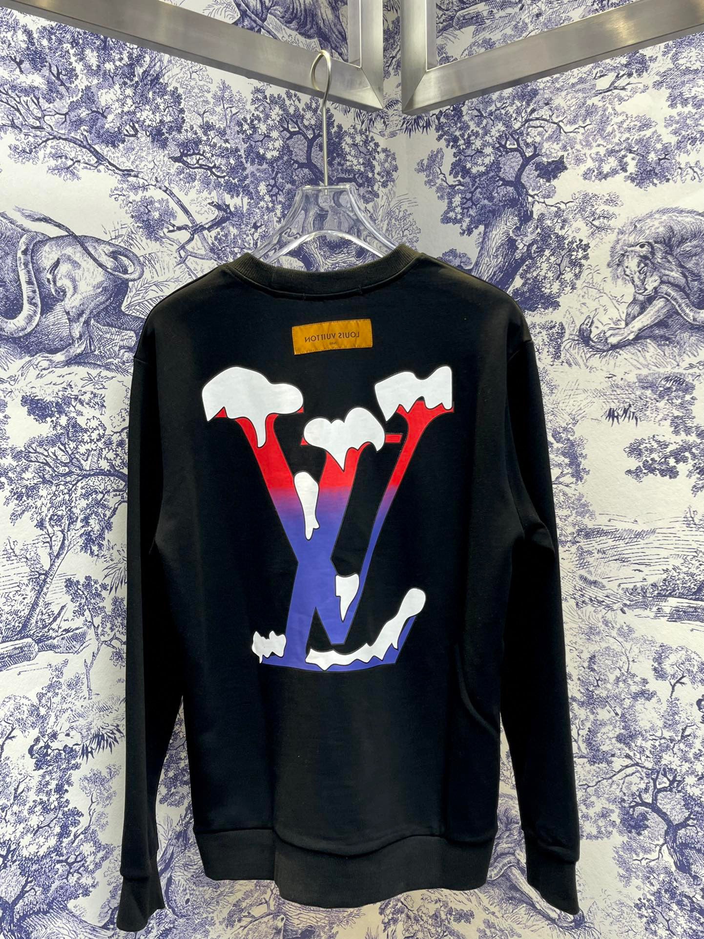 Louis Vuitton Sweatshirt