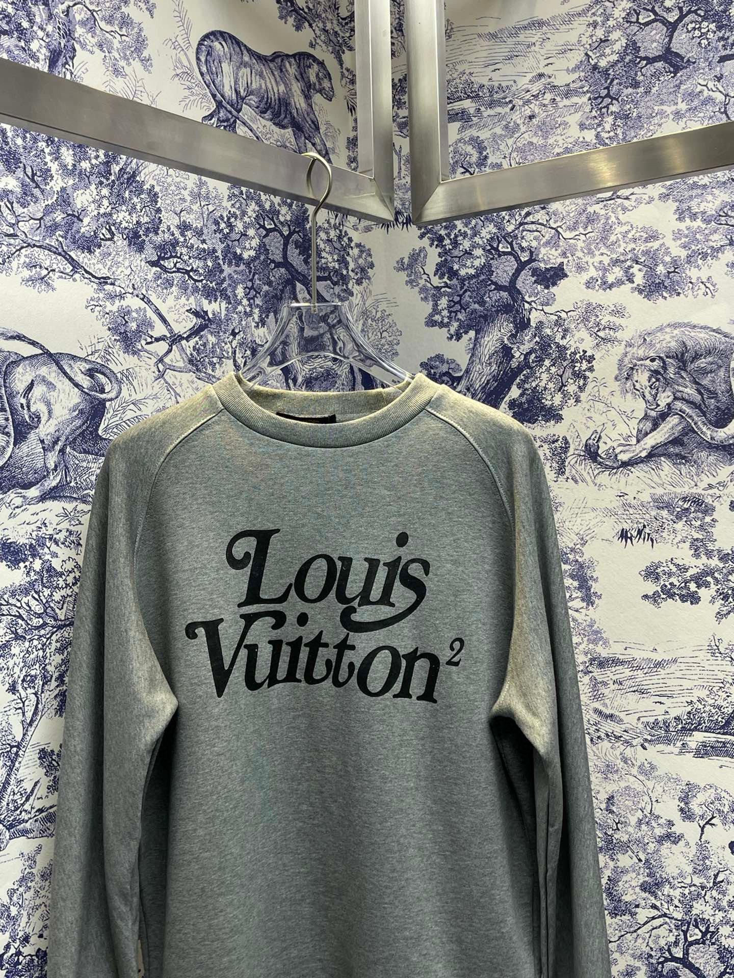 Louis Vuitton Sweatshirt