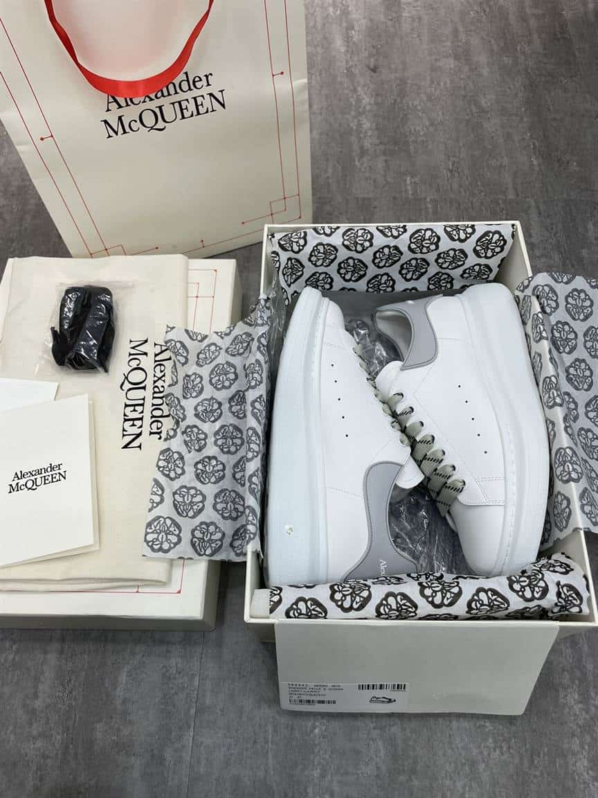 ALEXANDER MCQUEEN SNEAKER   AM22