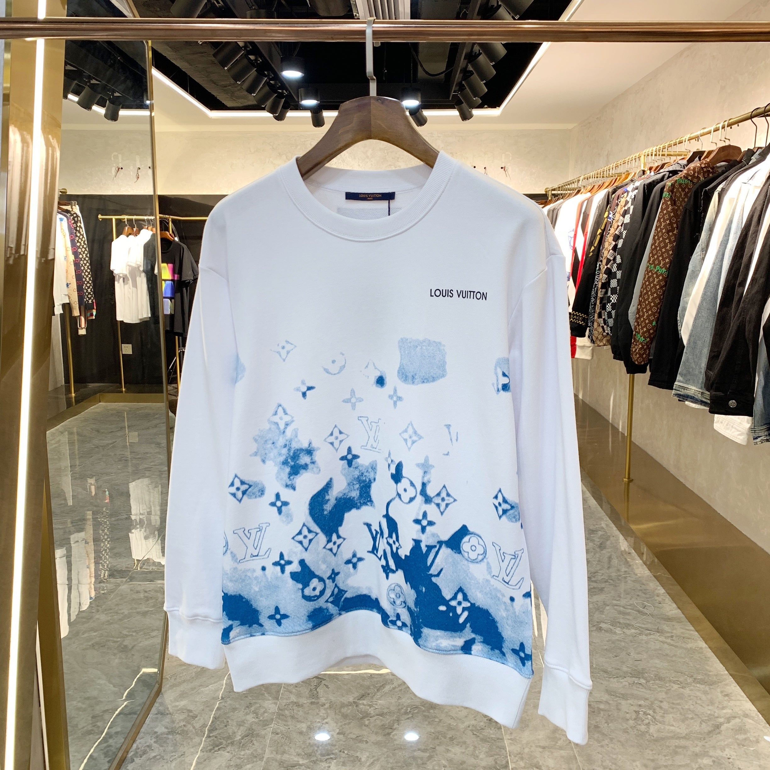 Louis Vuitton Sweatshirt