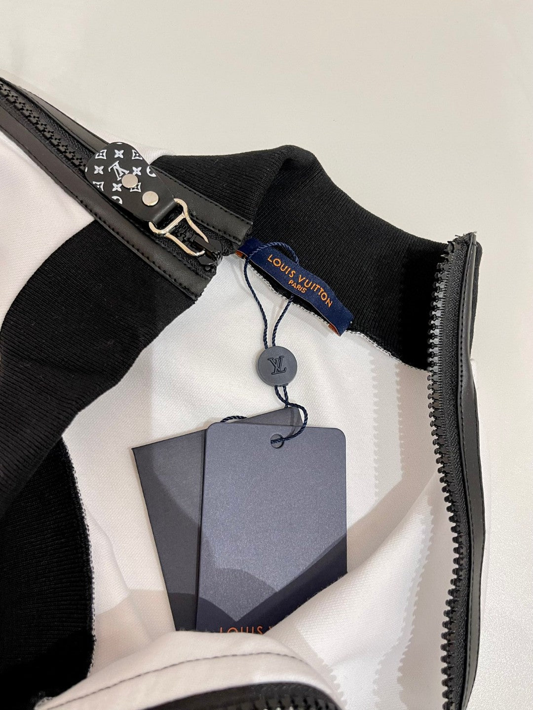 Louis Vuitton Sweatshirt