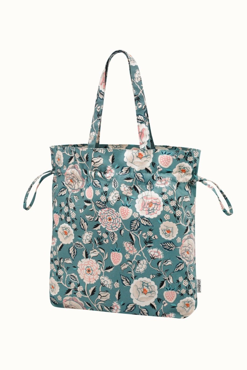 Strawberry Garden Hitch Tote