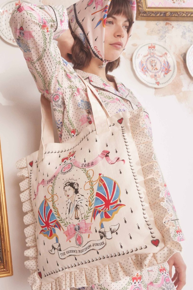 Jubilee Queen Placement Frill Tote