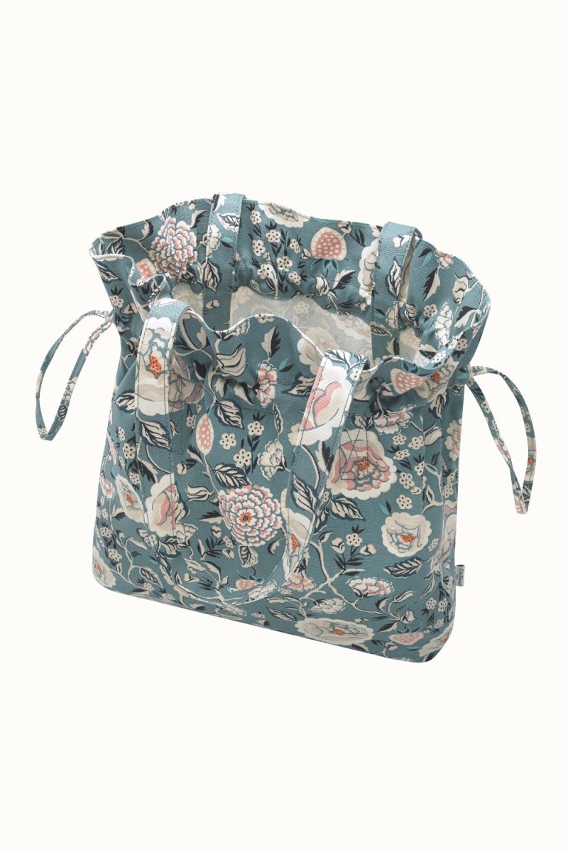 Strawberry Garden Hitch Tote