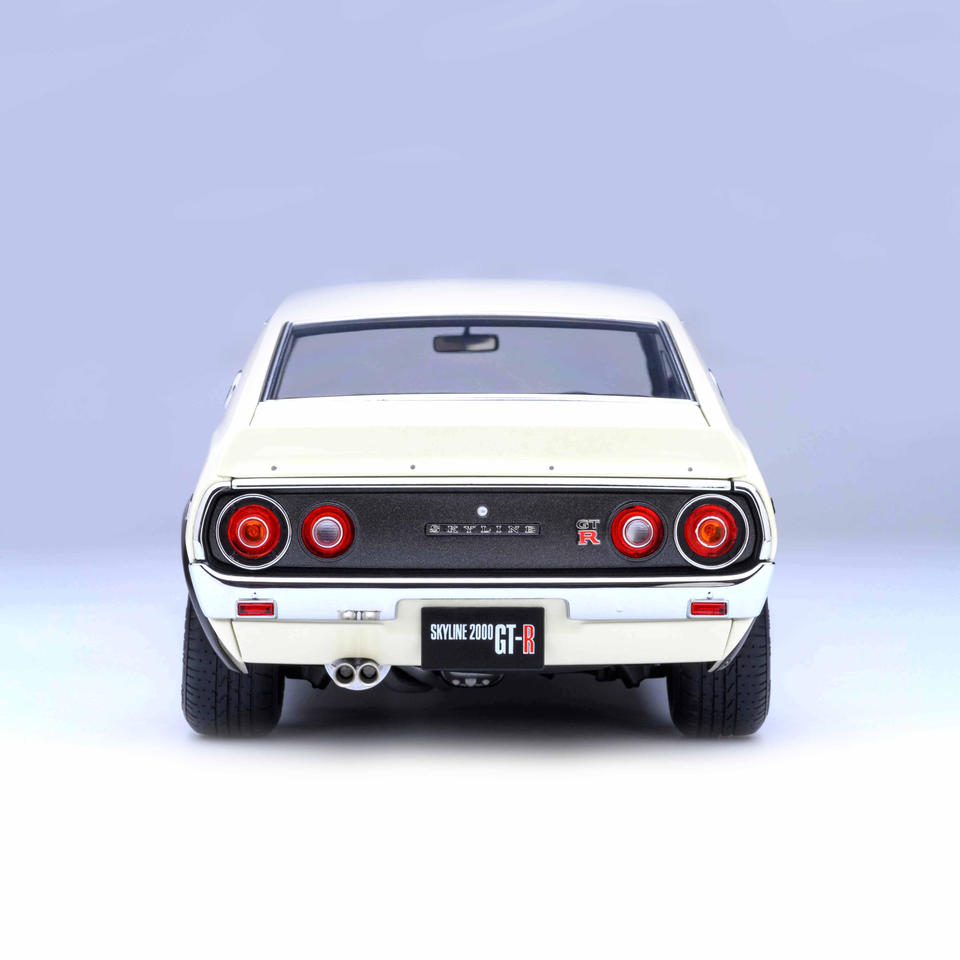 Nissan Skyline 2000 GT-R (KPGC110) Blanc 1/18