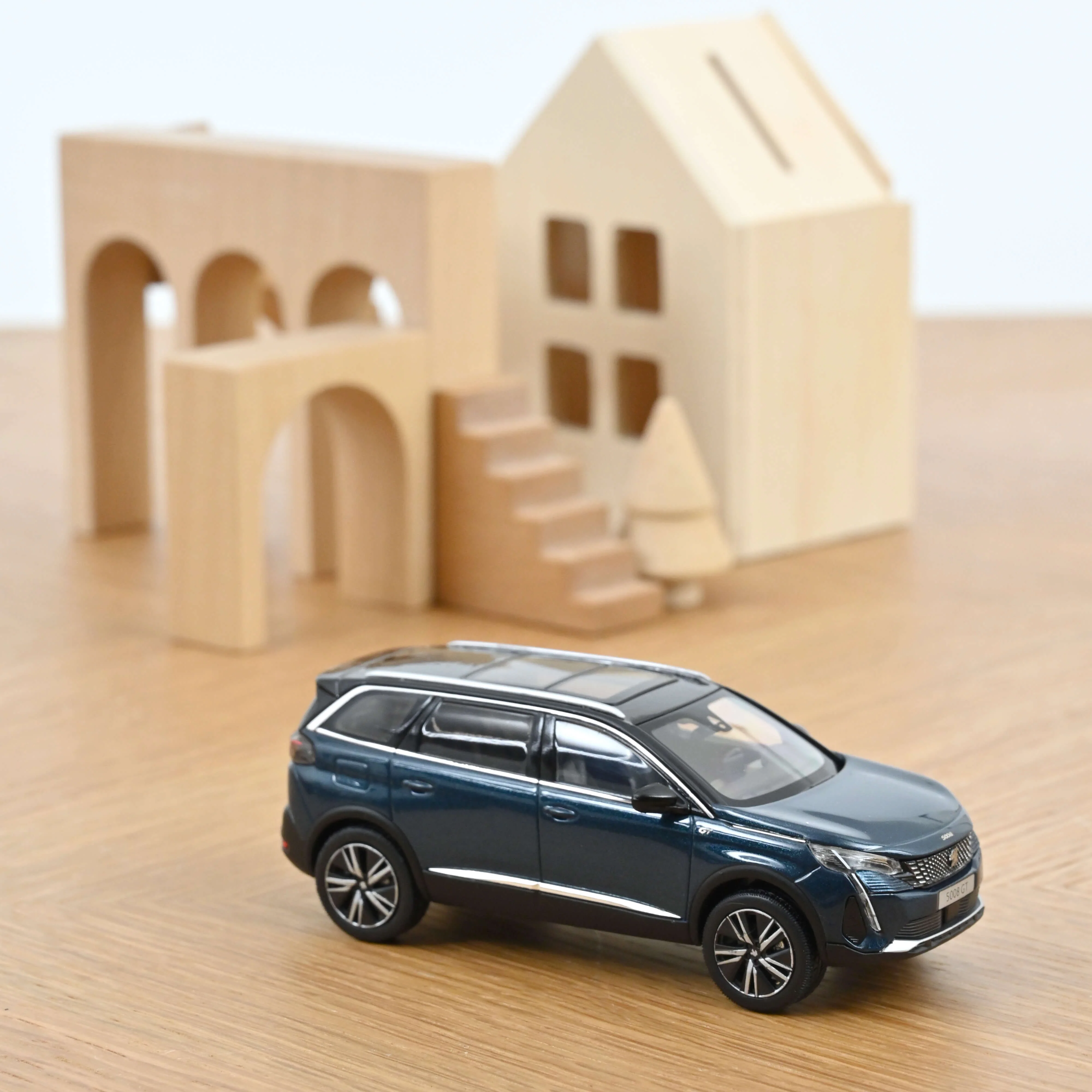 Peugeot 5008 GT Bleu Célèbes 2020 1/43