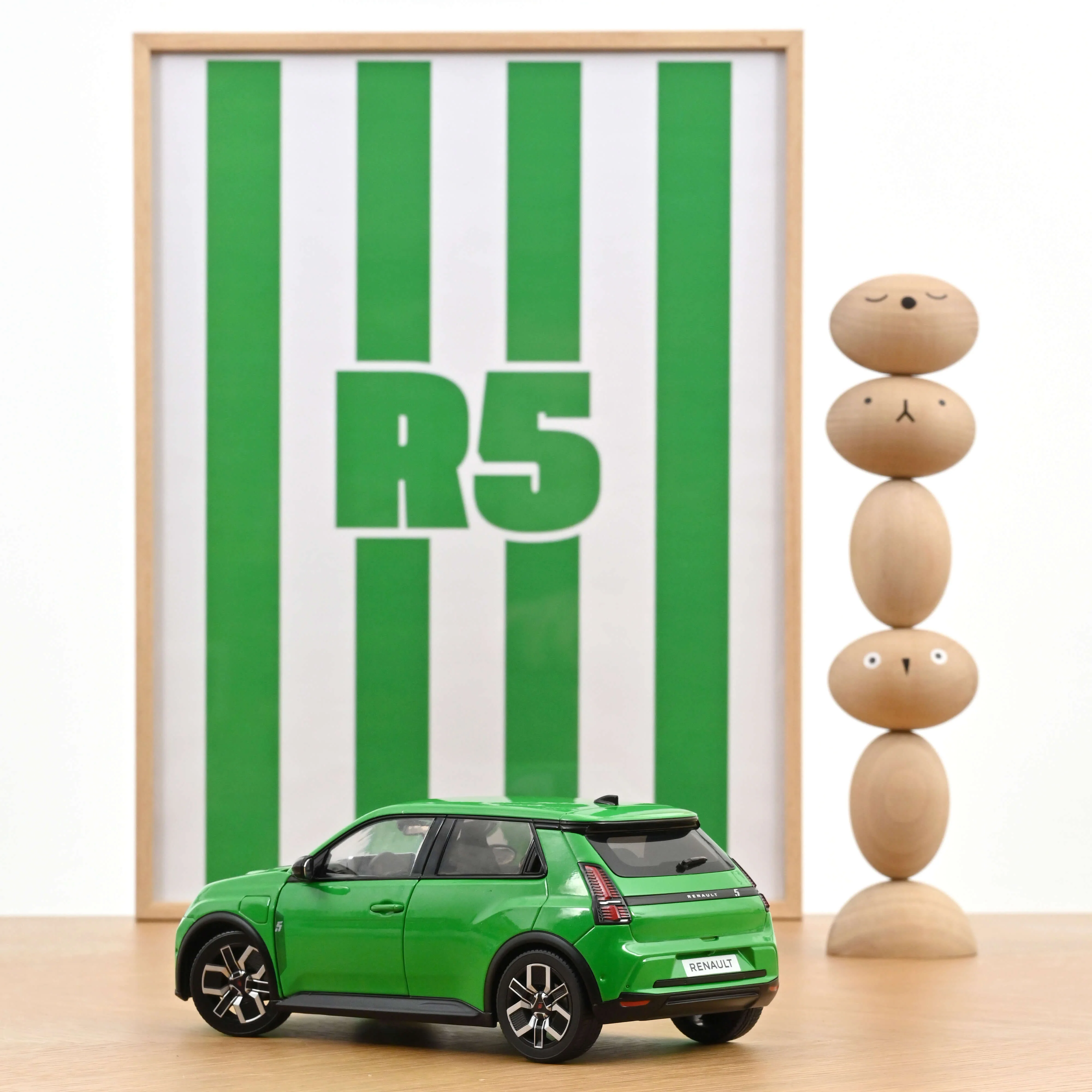 Renault 5 E-Tech Electrique 2024 Vert Pop 1/18 - 200 pcs