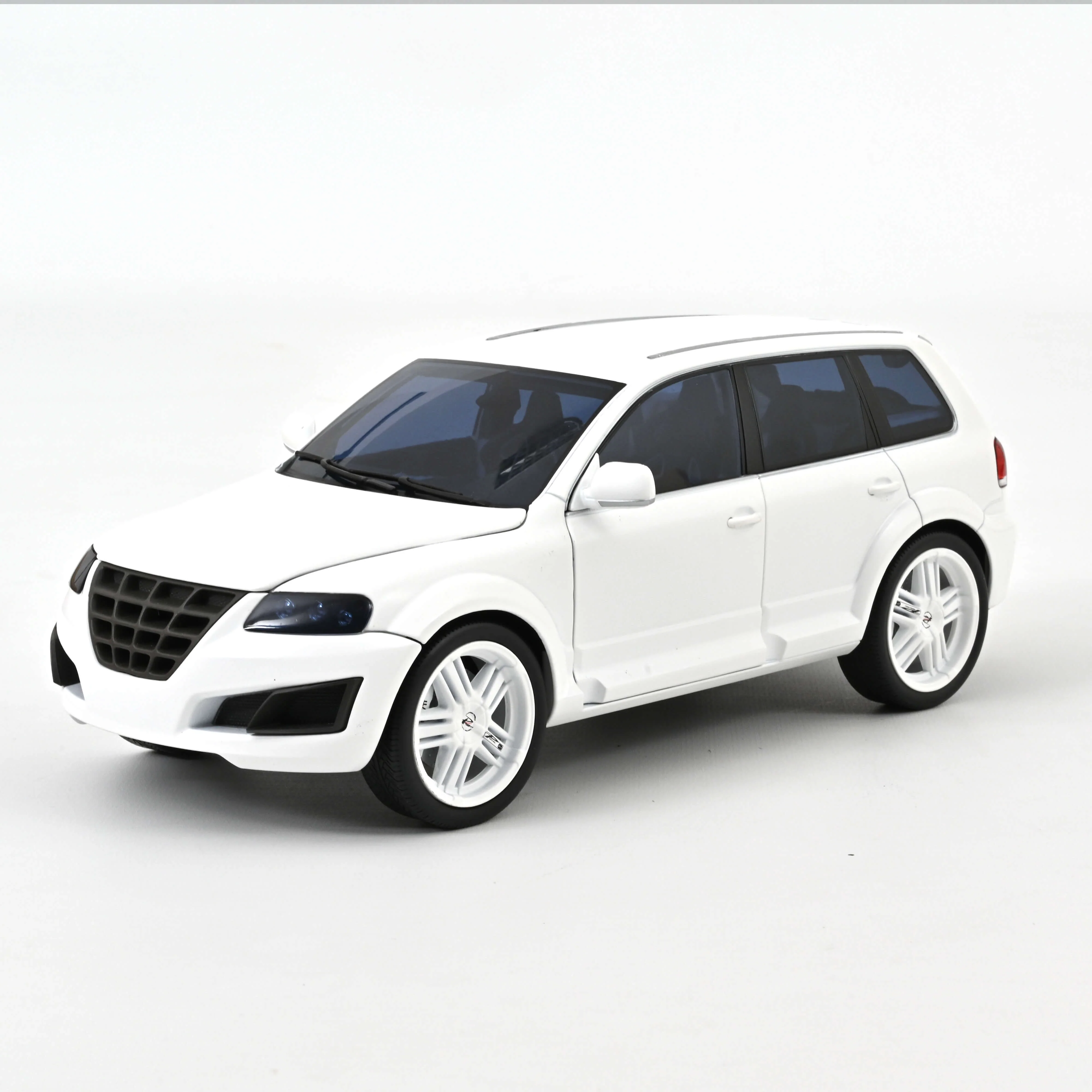 VW P24 by Parotech 2008 Blanc mat 1/18