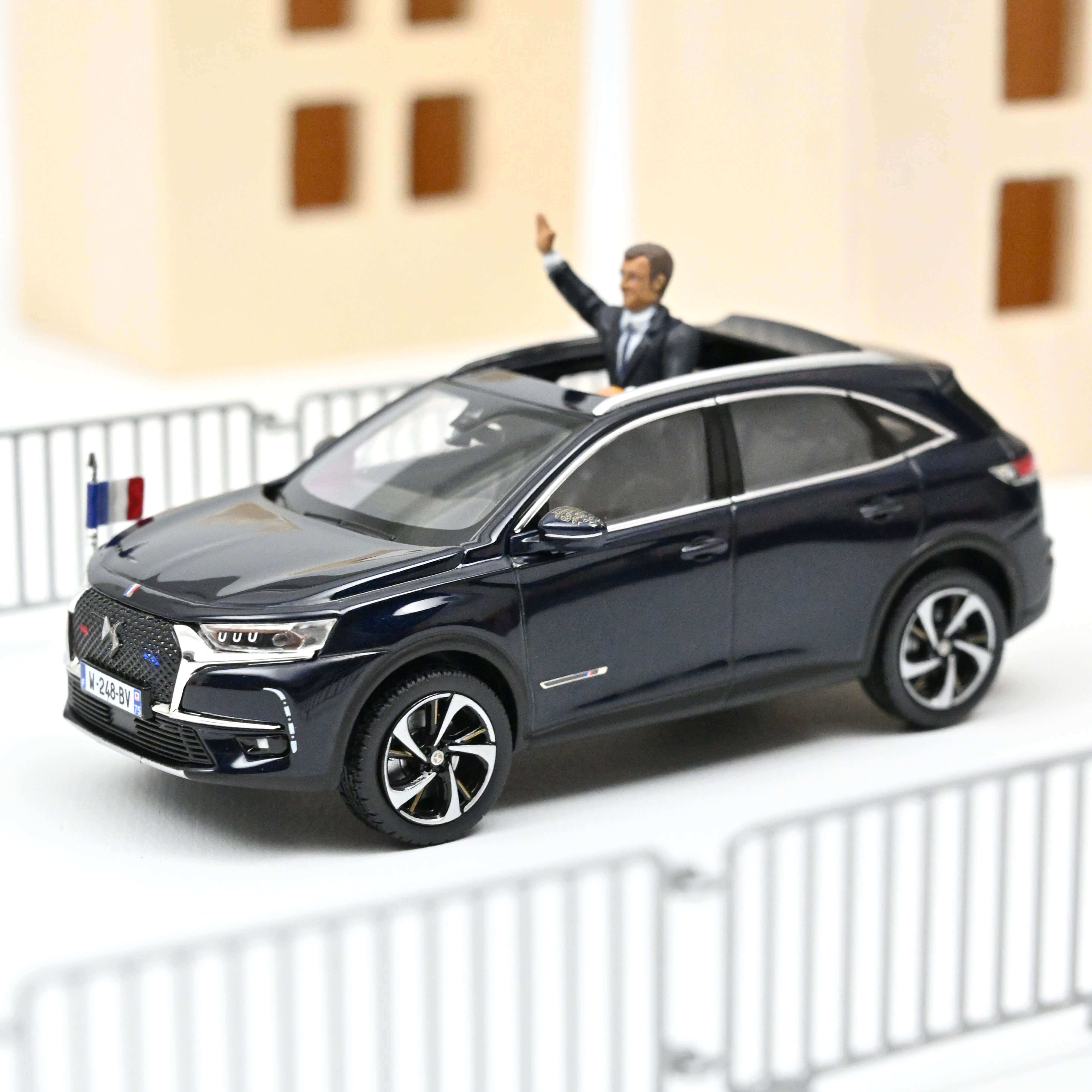 DS 7 Crossback Voiture présidentielle 2017 Emmanuel Macron 1/43