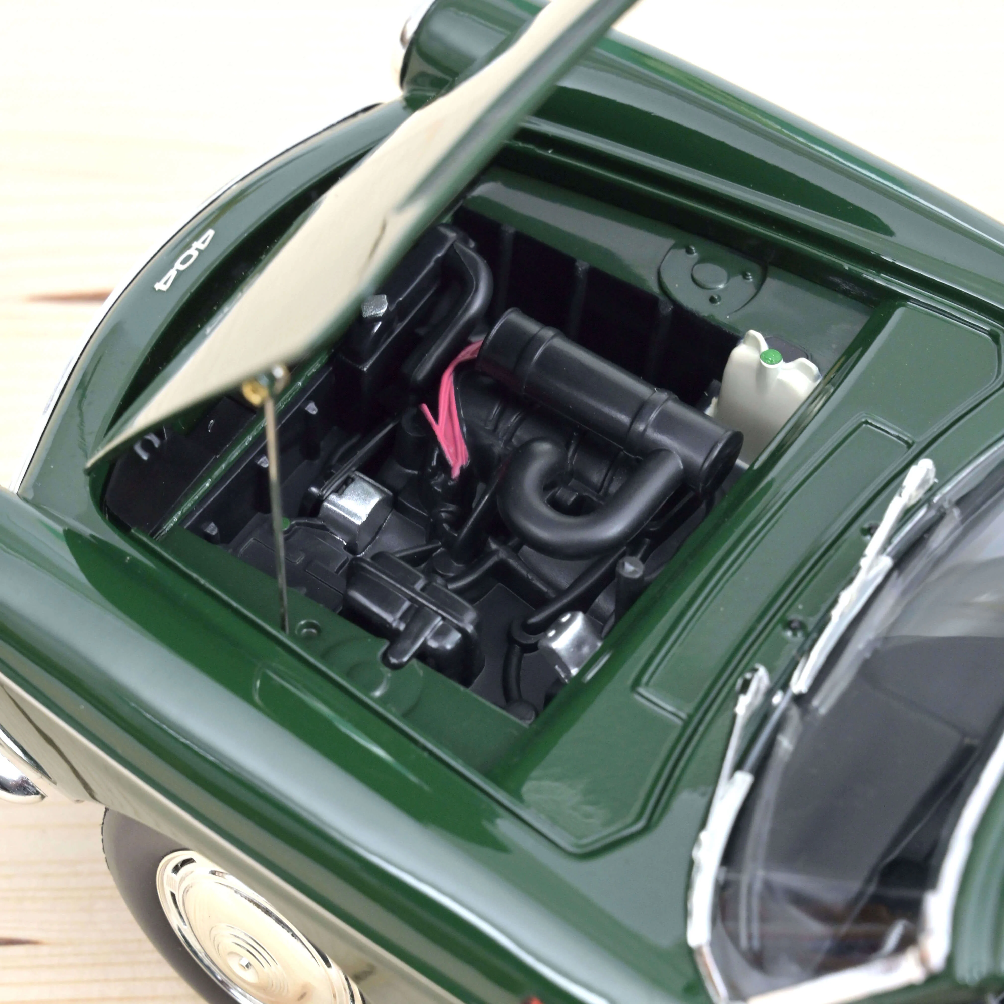 Peugeot 404 Cabriolet 1967 Vert Antique 1/18 - 200pcs