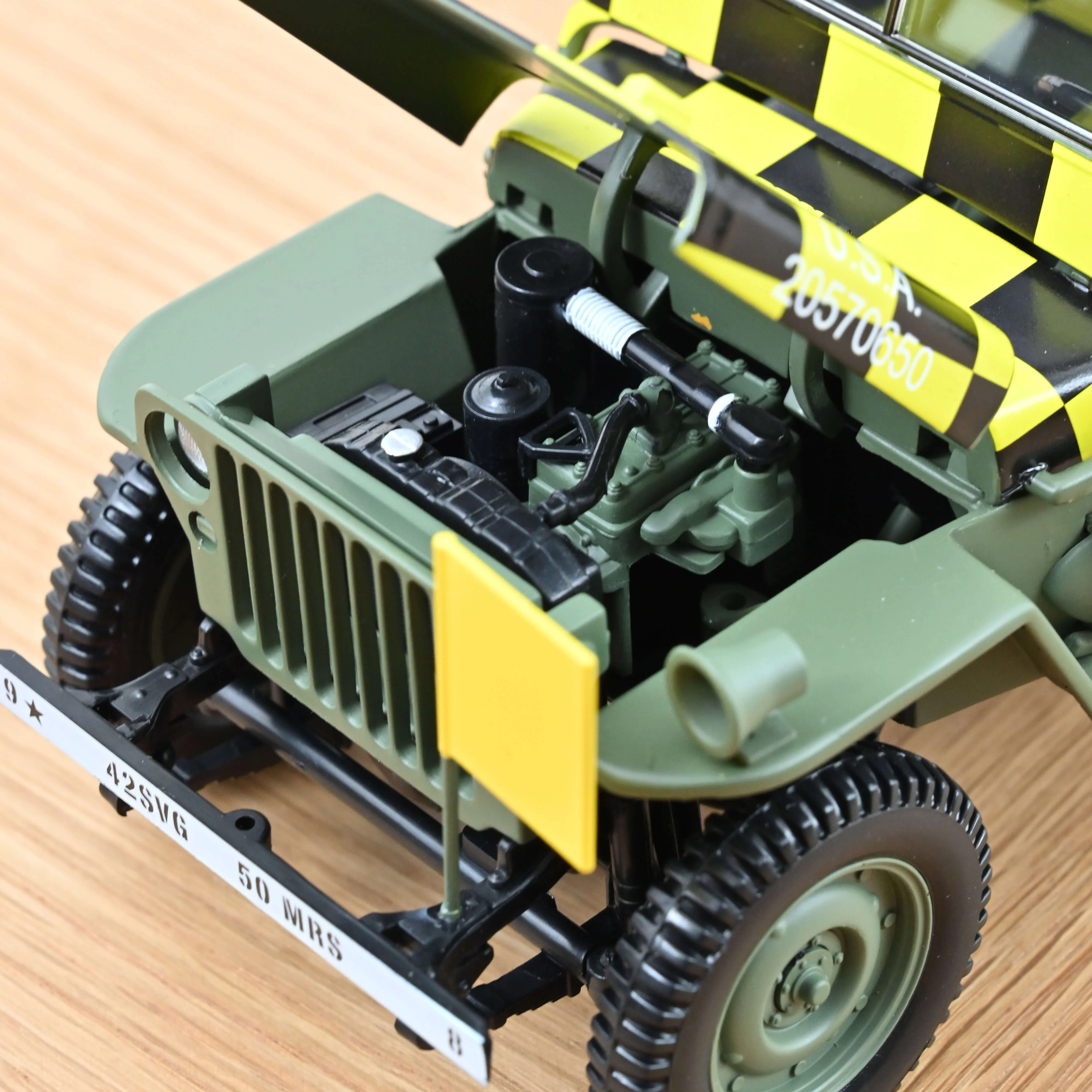 Jeep Militaire 1944 Follow Me 1/18 - 200pcs