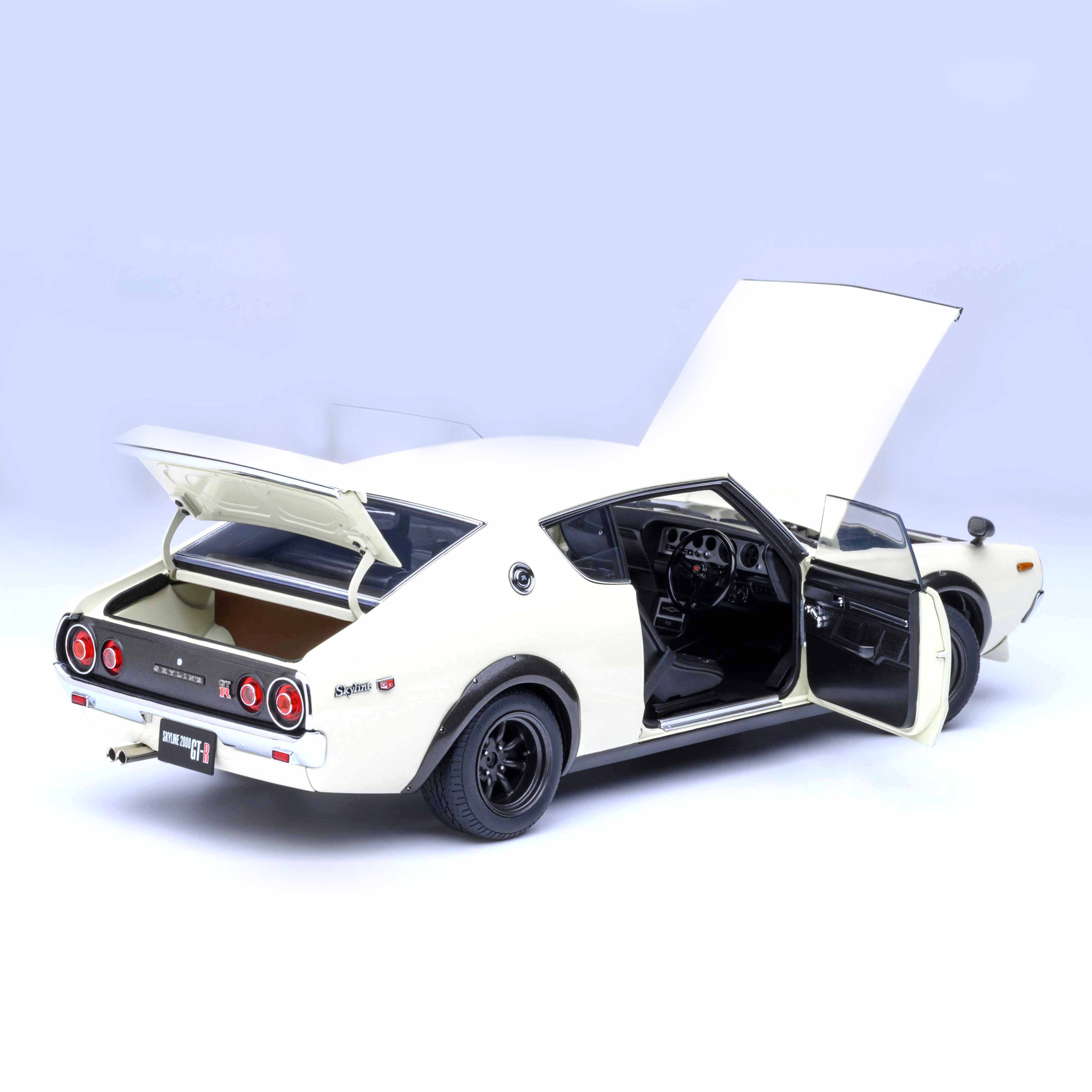 Nissan Skyline 2000 GT-R (KPGC110) Blanc 1/18