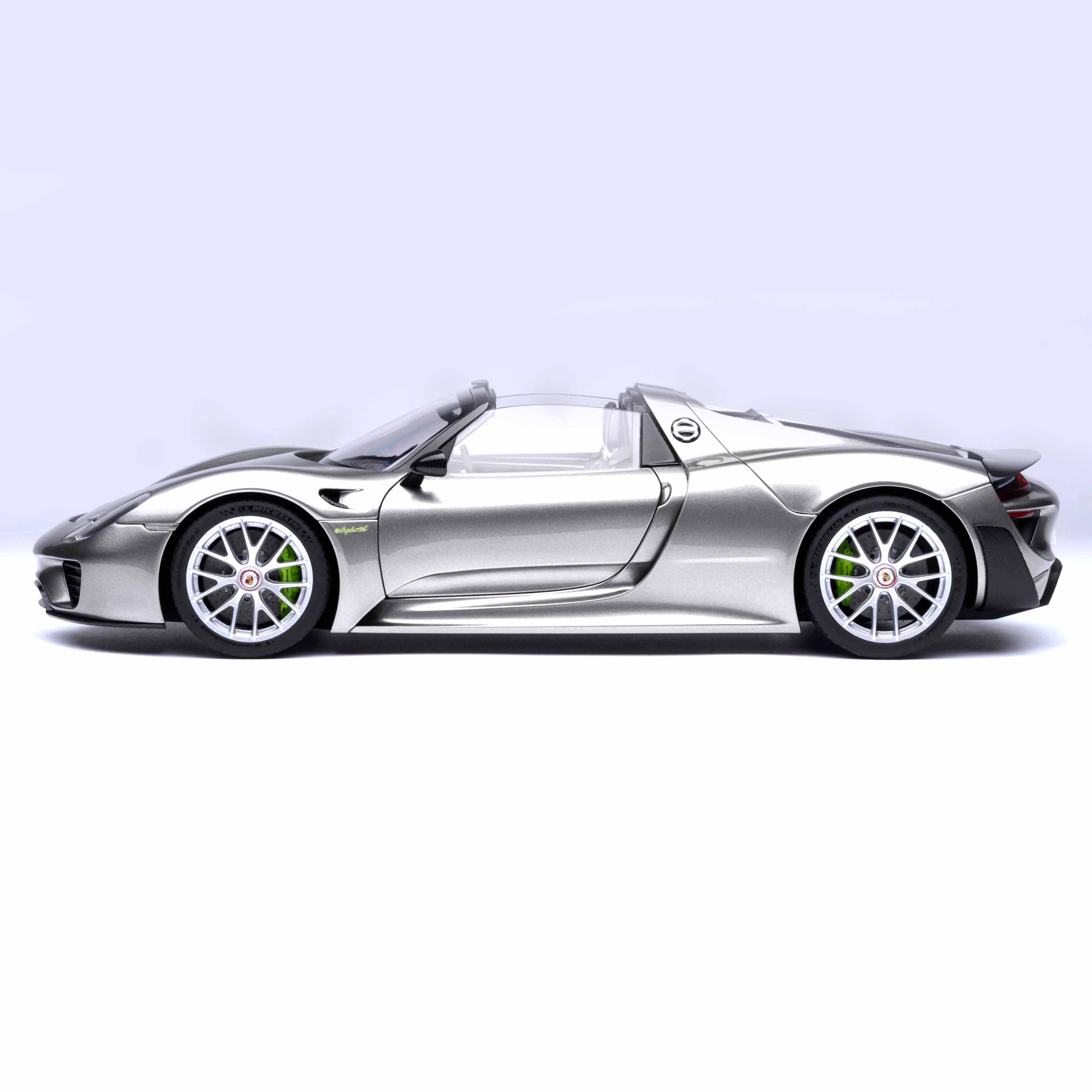 Porsche 918 Spyder Weissach Package Métal liquide argenté 1/18