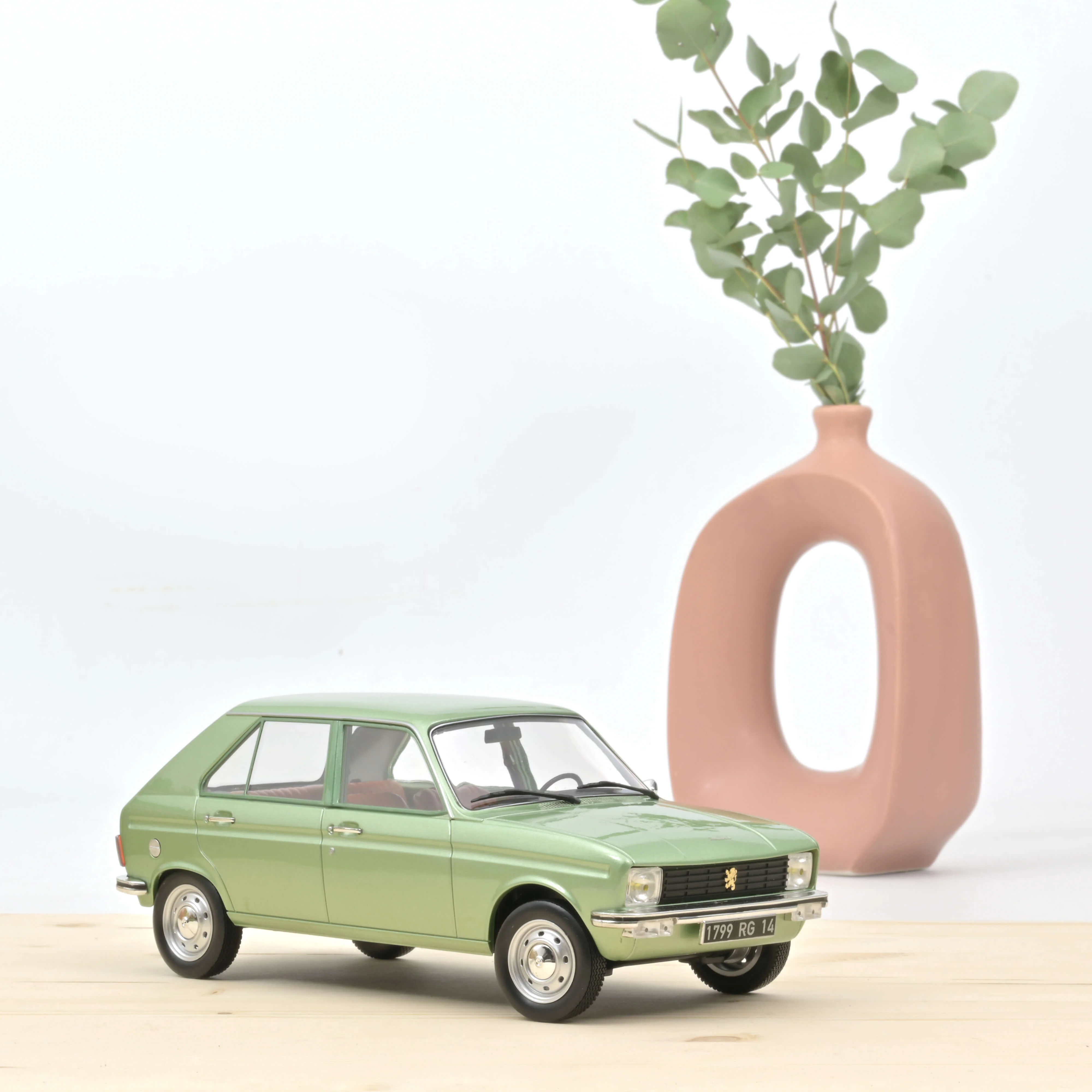 Peugeot 104 GL 1977 Vert Métallique 1/18 - 300pcs