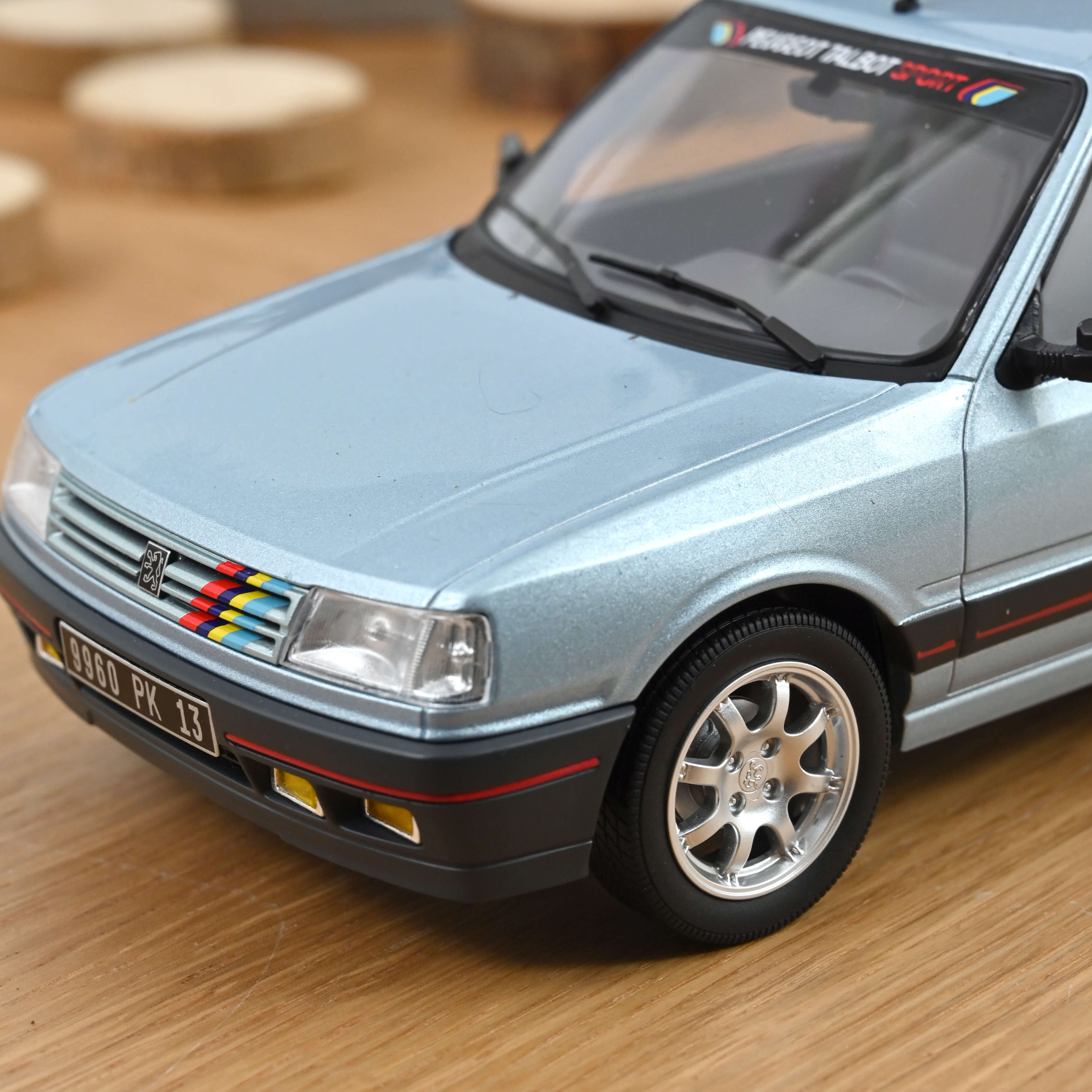 Peugeot 309 GTi 1988 Bleu Topaze 1/18 - 300pcs