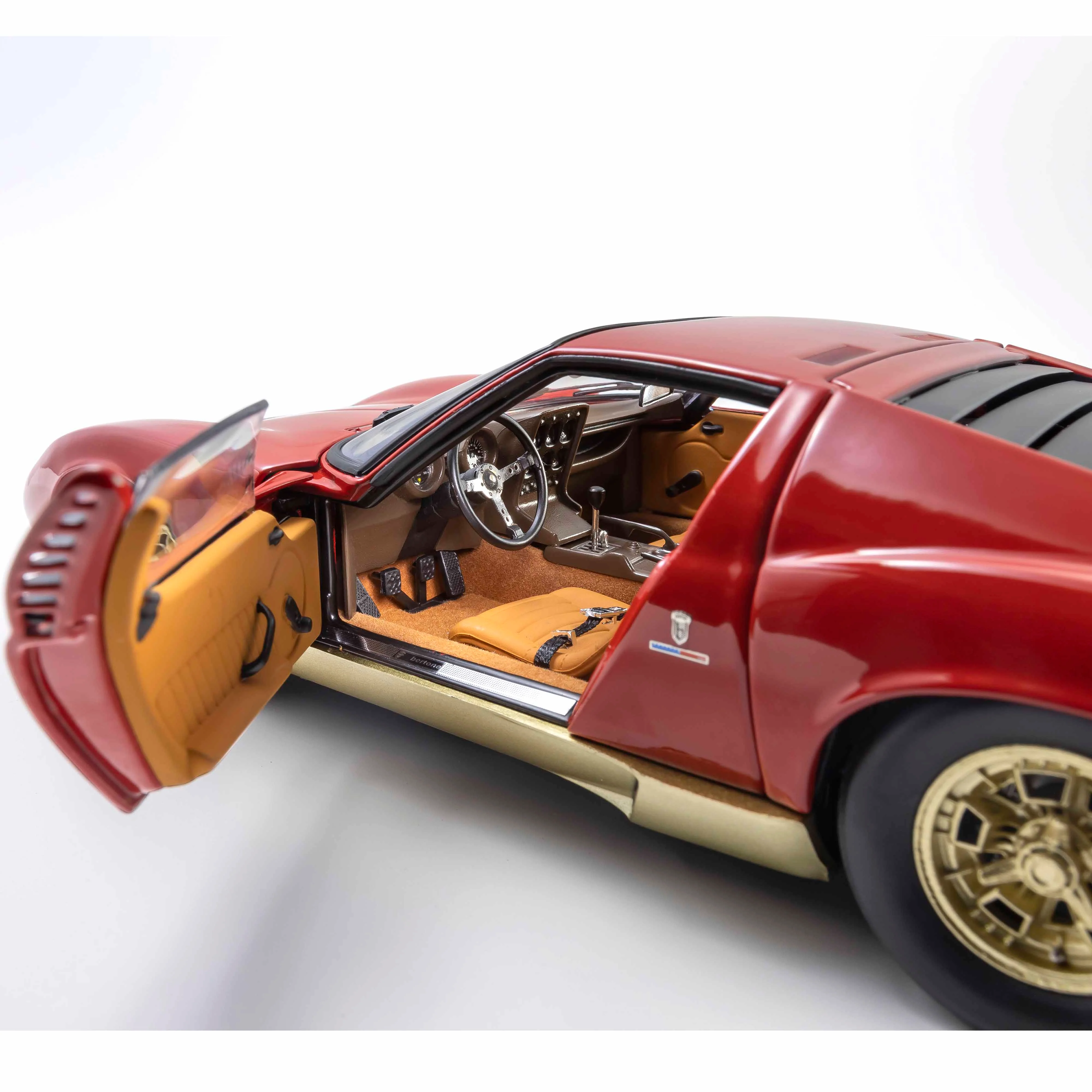 Lamborghini Miura P400 Rouge/Or (Intérieur Marron) 1/18