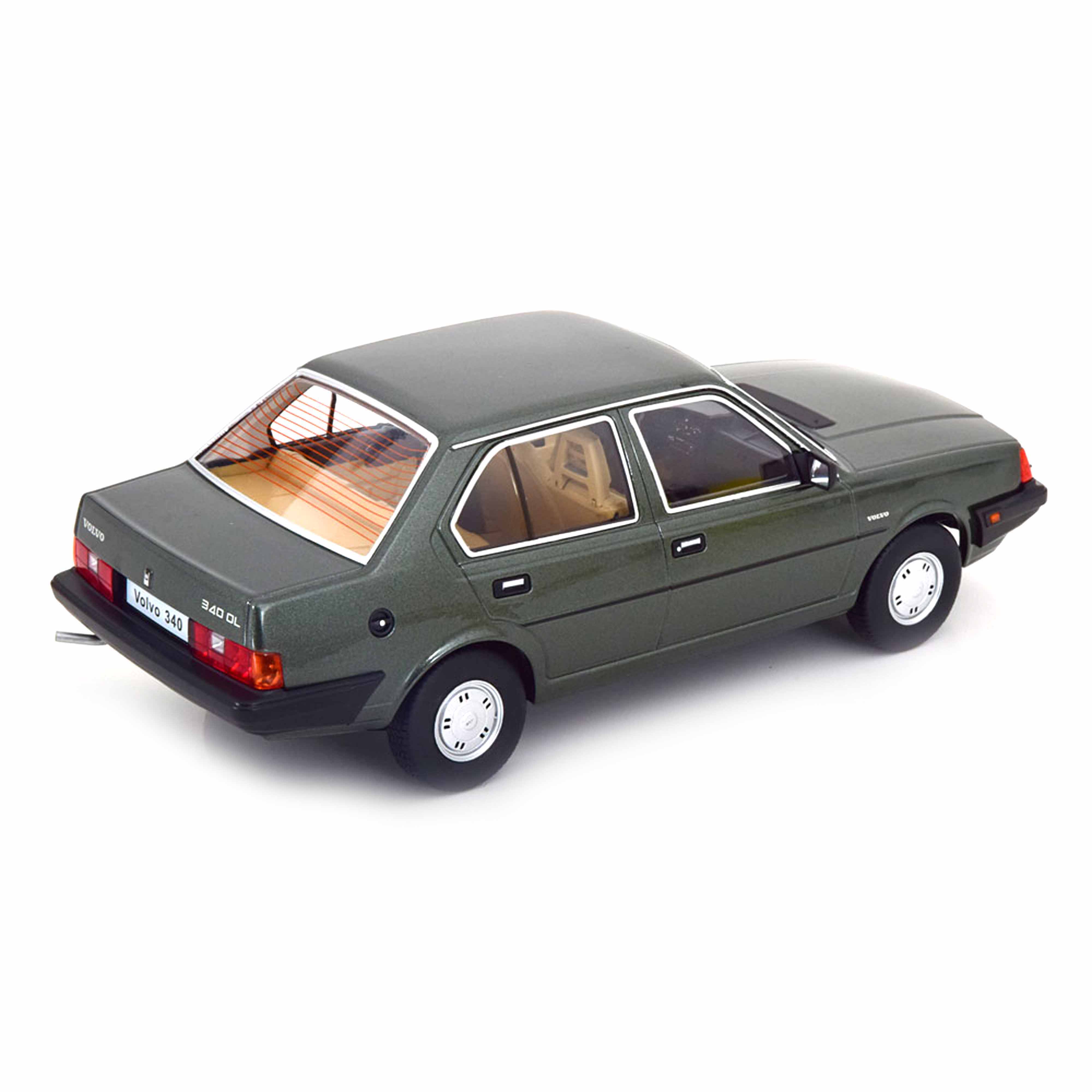 Volvo 340 1987 Vert foncé métallisé 1/18