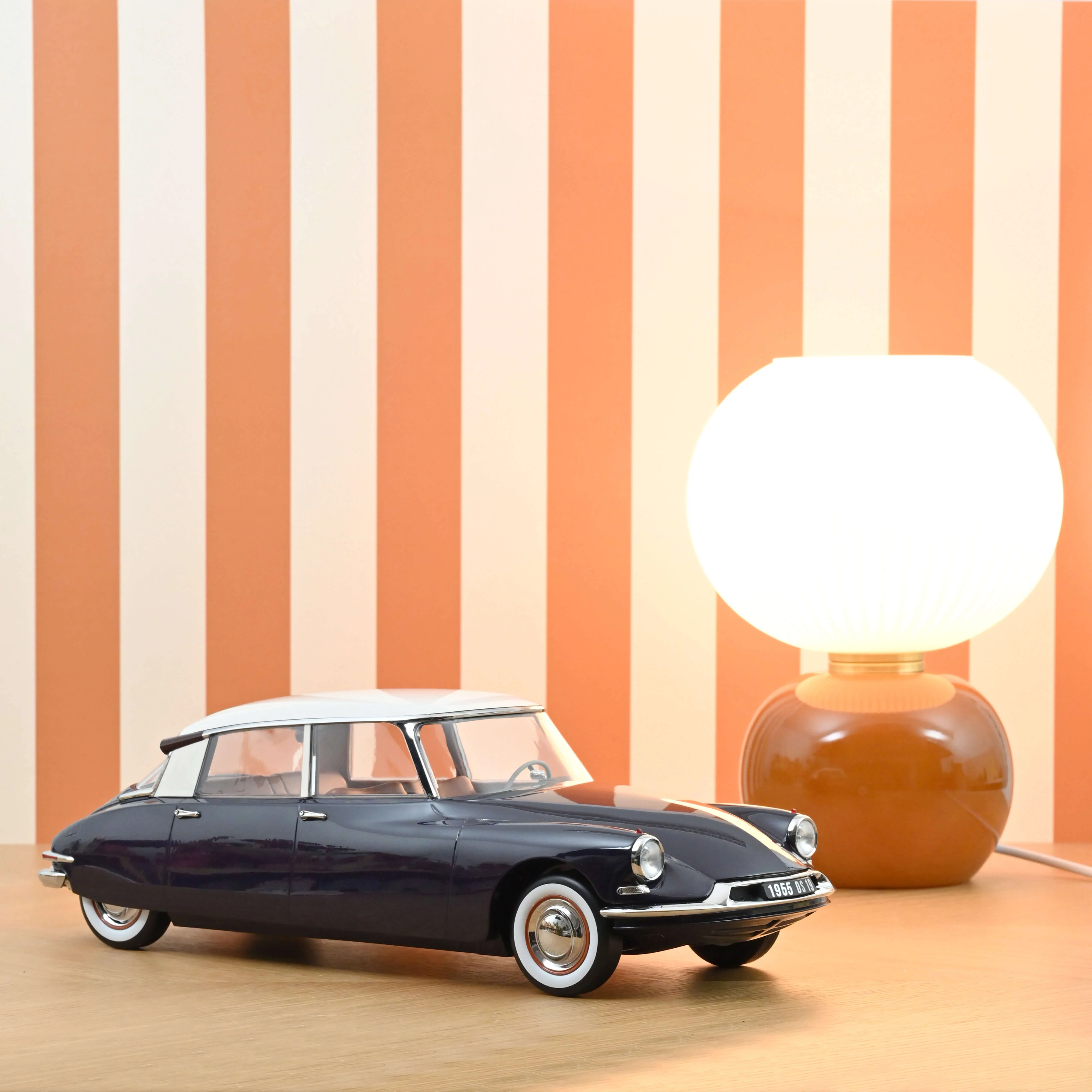 Citroën DS 19 1955 Aubergine et Champagne 1/12