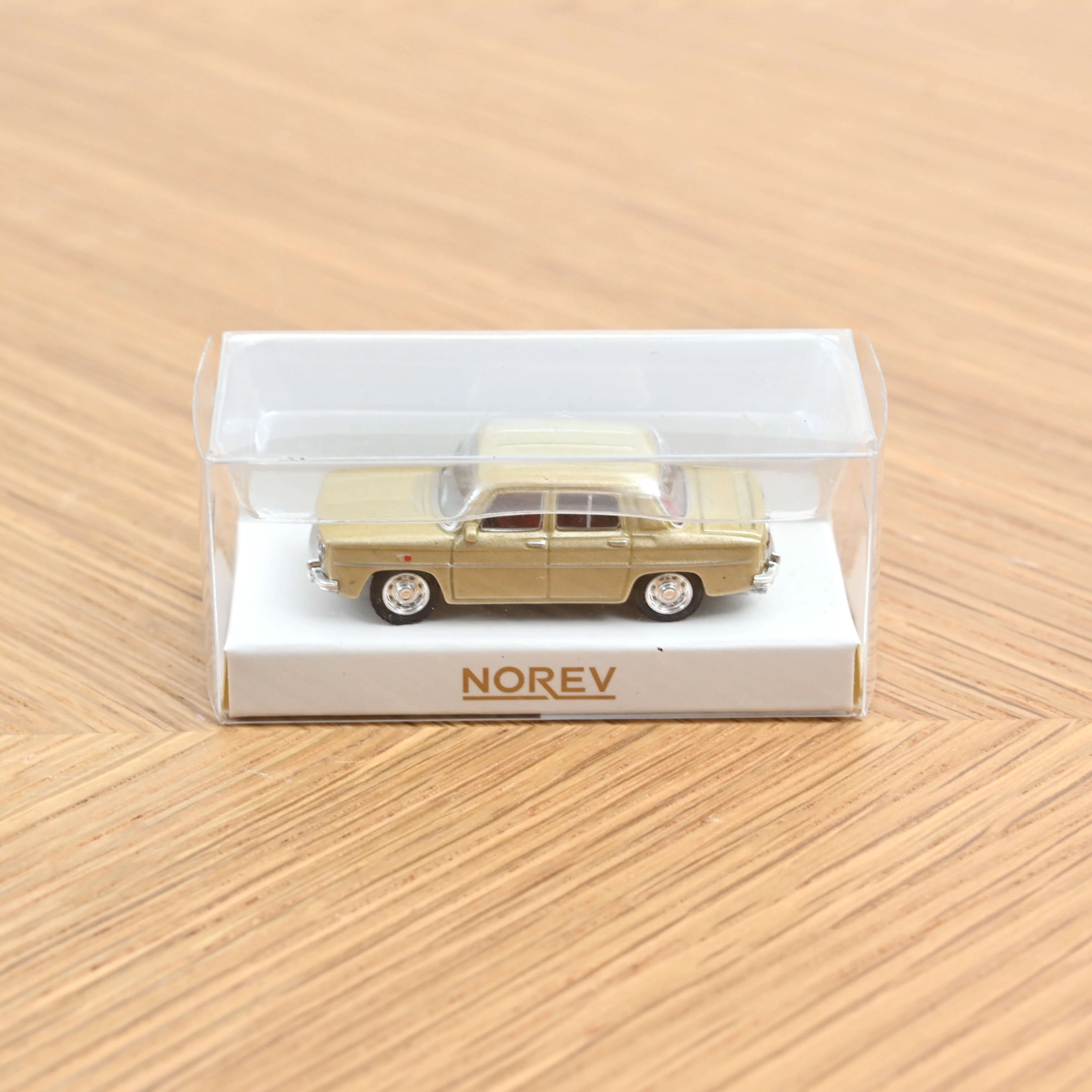 Renault 8 1964 Beige Metallisé 1/87