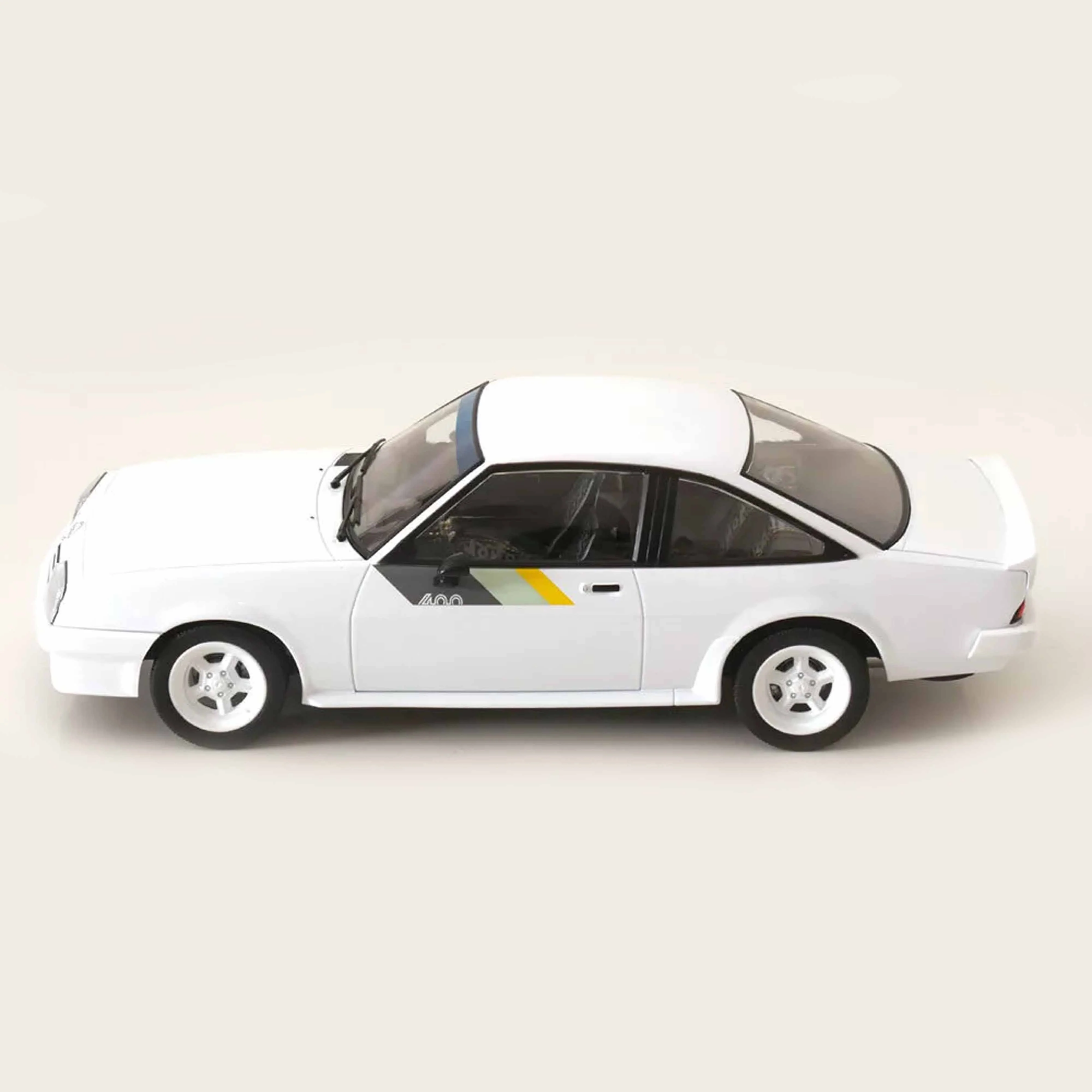 Opel Manta 400 1982 Blanc 1/18