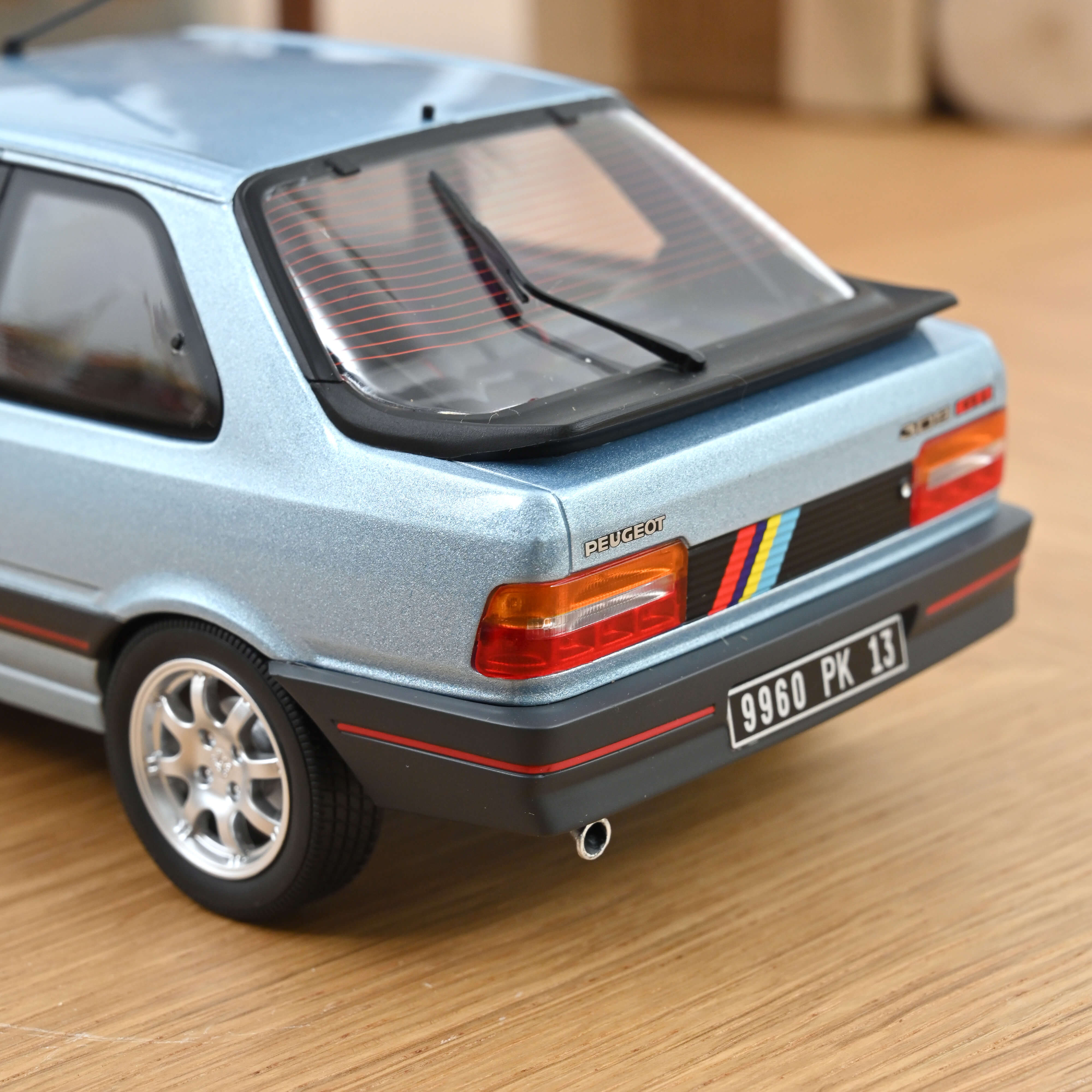 Peugeot 309 GTi 1988 Bleu Topaze 1/18 - 300pcs
