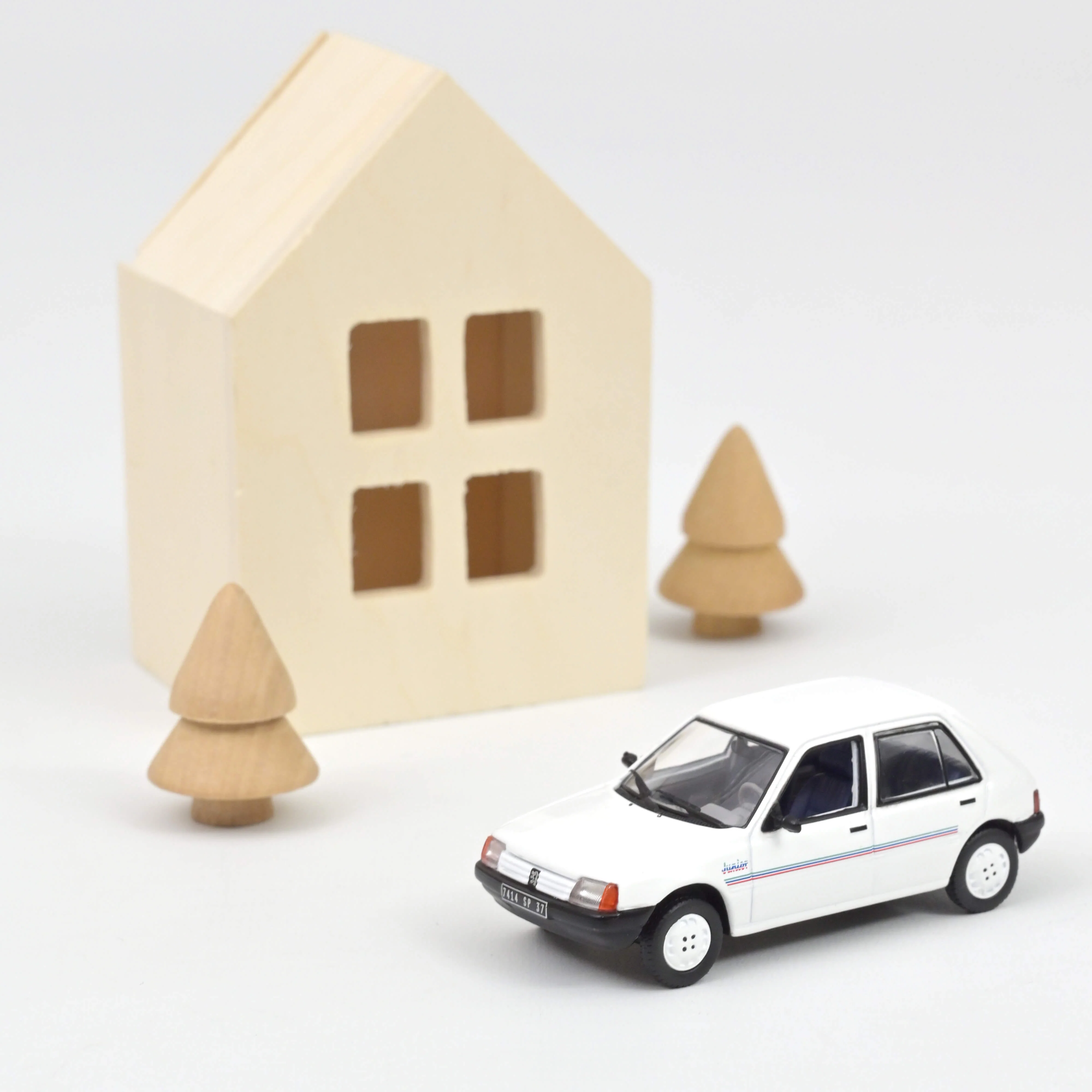 Peugeot 205 Junior 1988 Blanc 1/43
