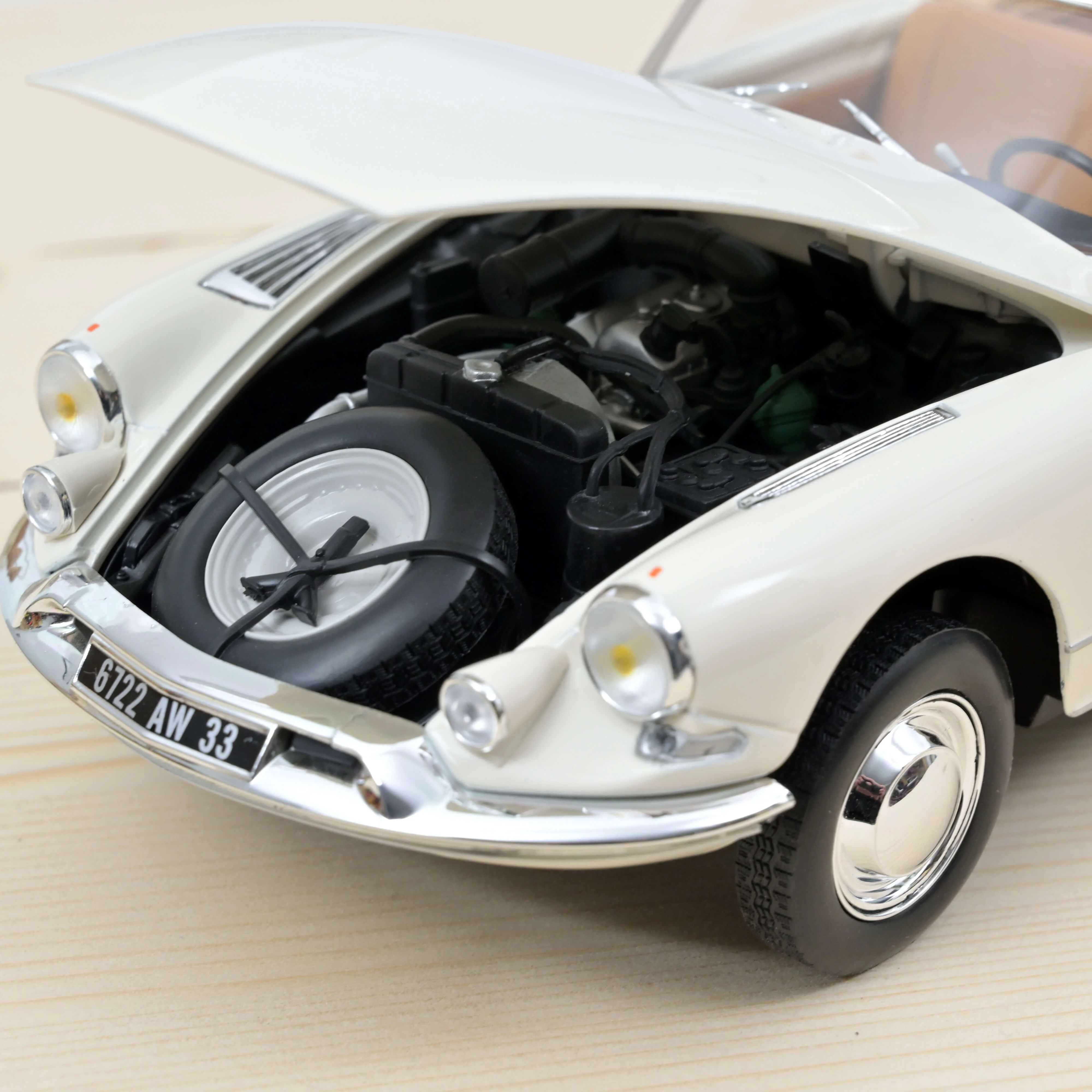 Citroën DS 19 Cabriolet 1961 Beige 1/18 - 400pcs