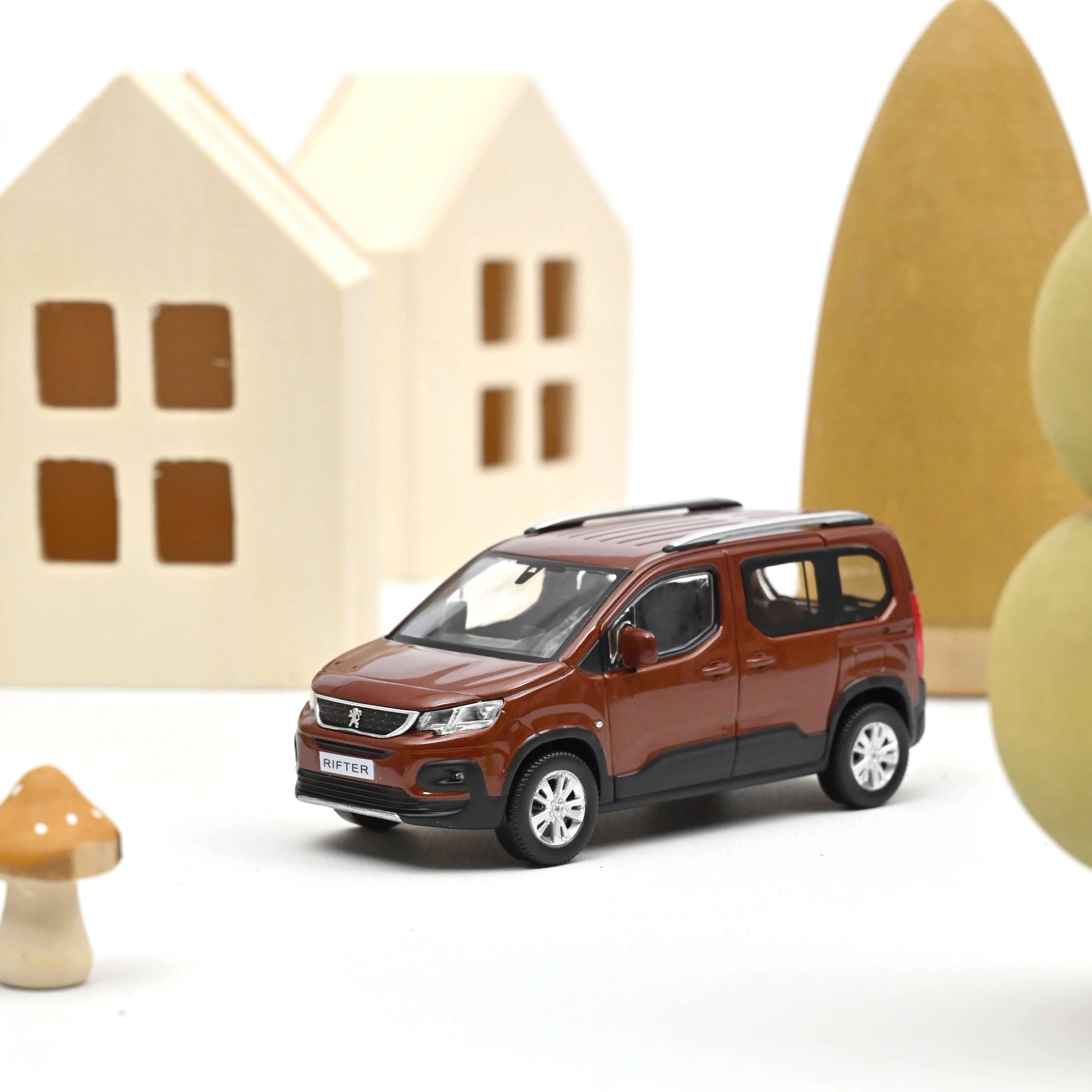 Peugeot Rifter 2018 Cuivre Métallique 1/43