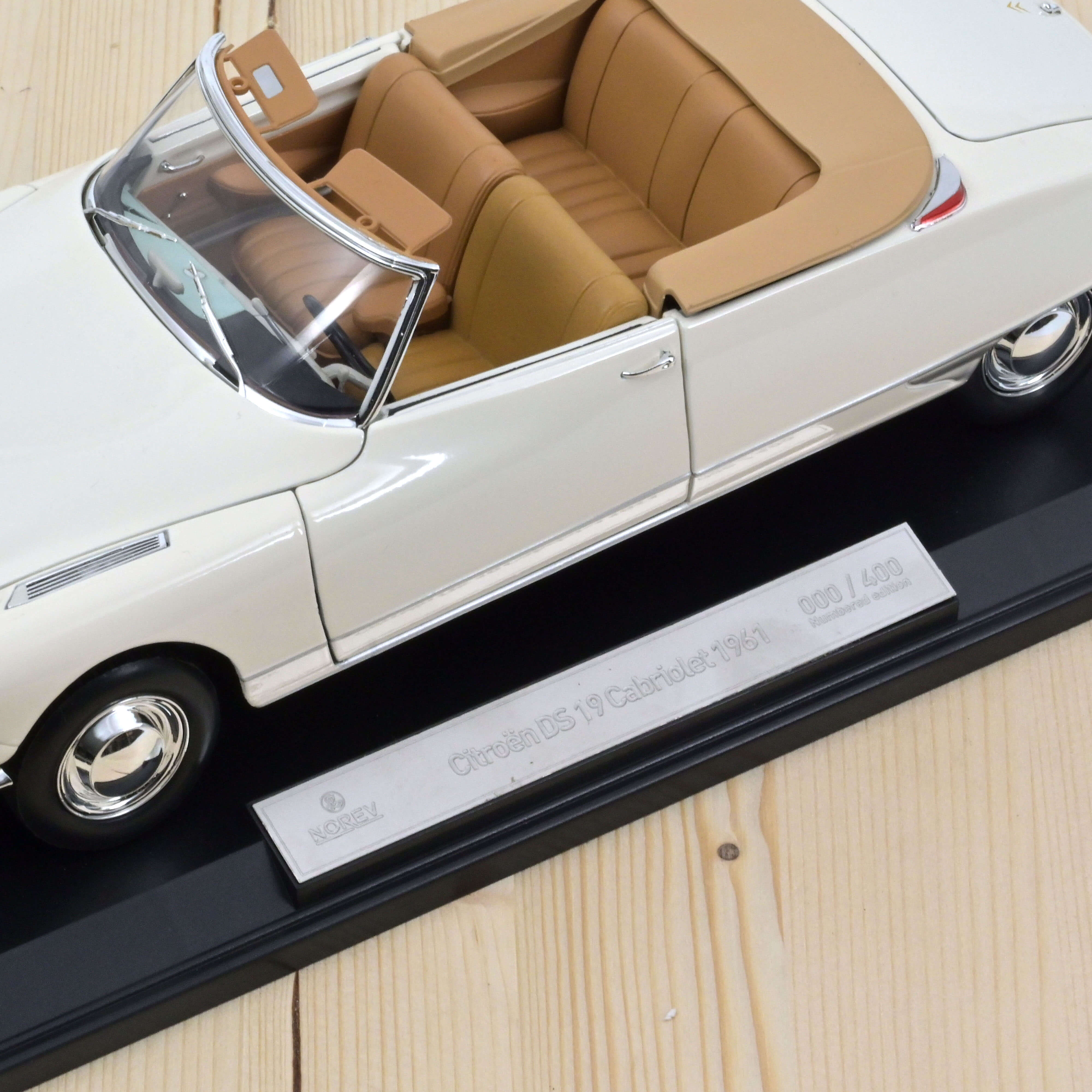 Citroën DS 19 Cabriolet 1961 Beige 1/18 - 400pcs