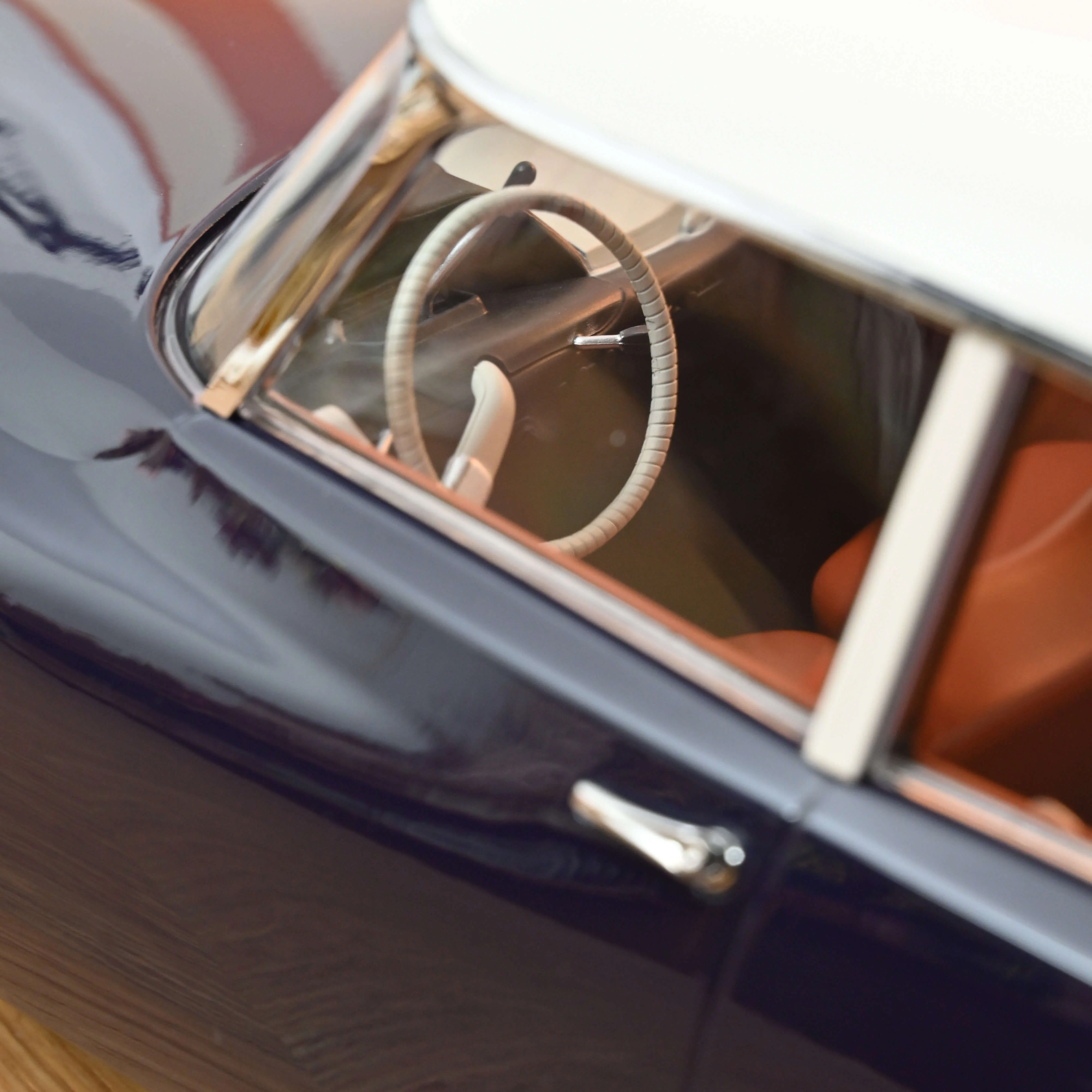 Citroën DS 19 1955 Aubergine et Champagne 1/12