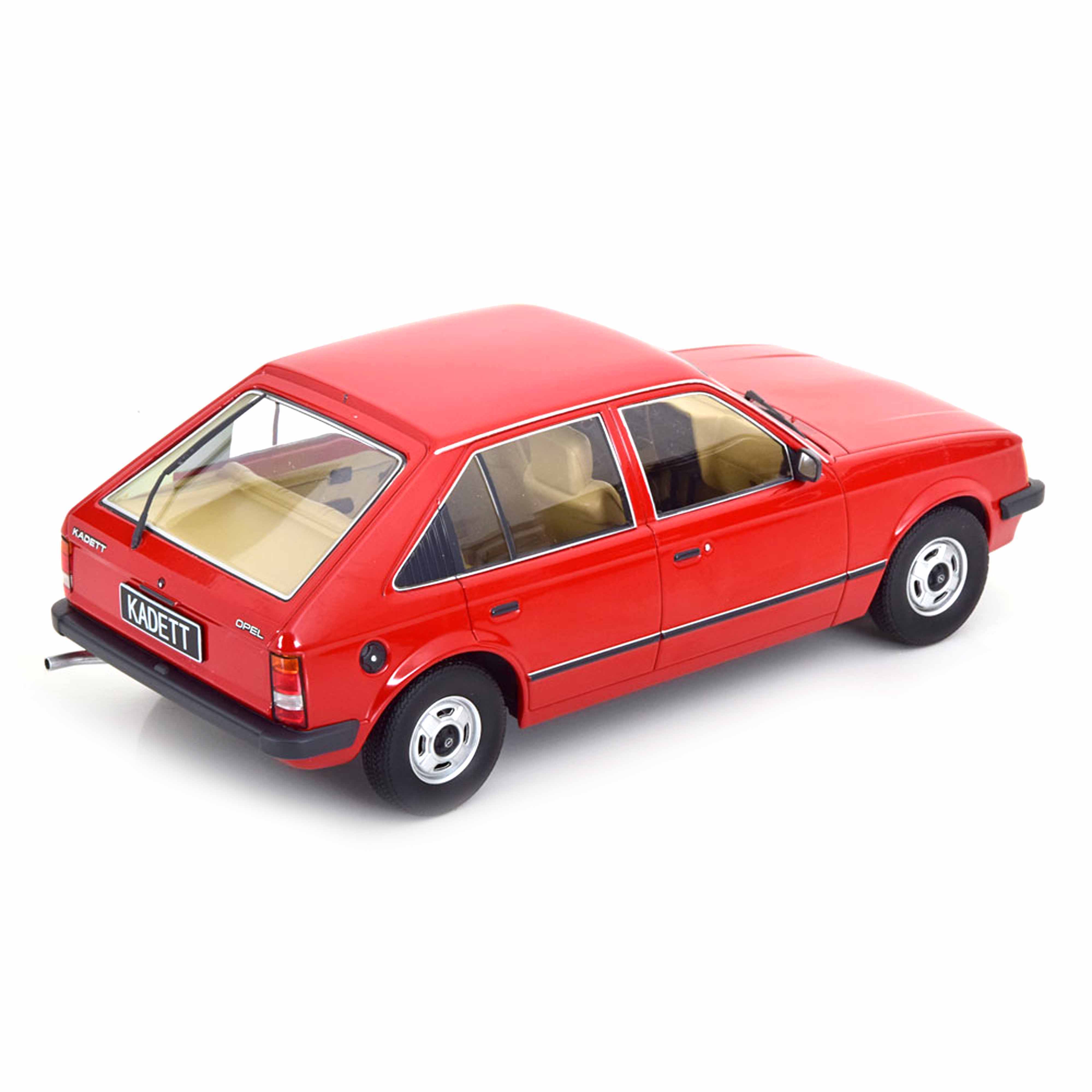 Opel Kadett D 5 portes 1984 Rouge 1/18