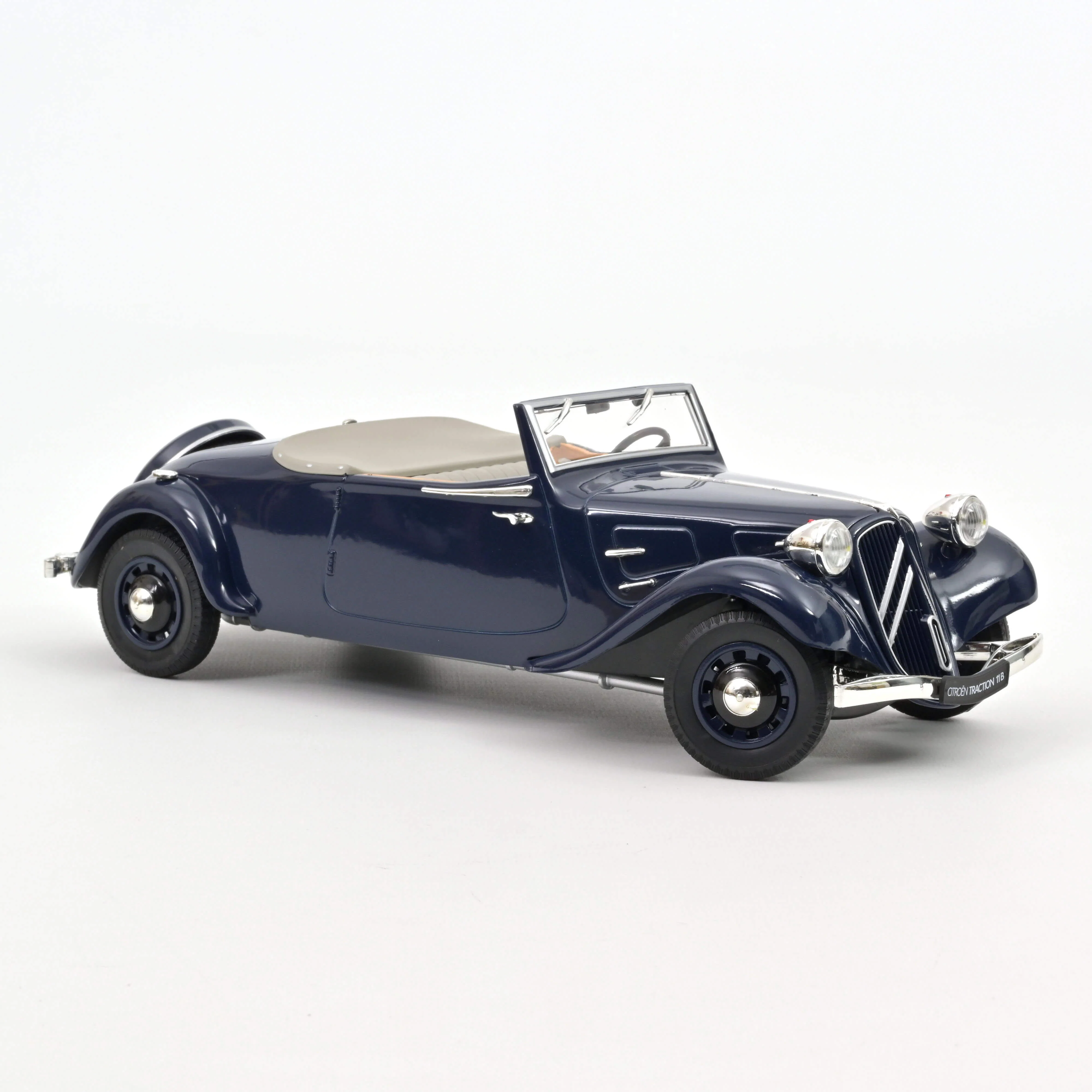 Citroën Traction Cabriolet 1938 Bleu foncé 1/18