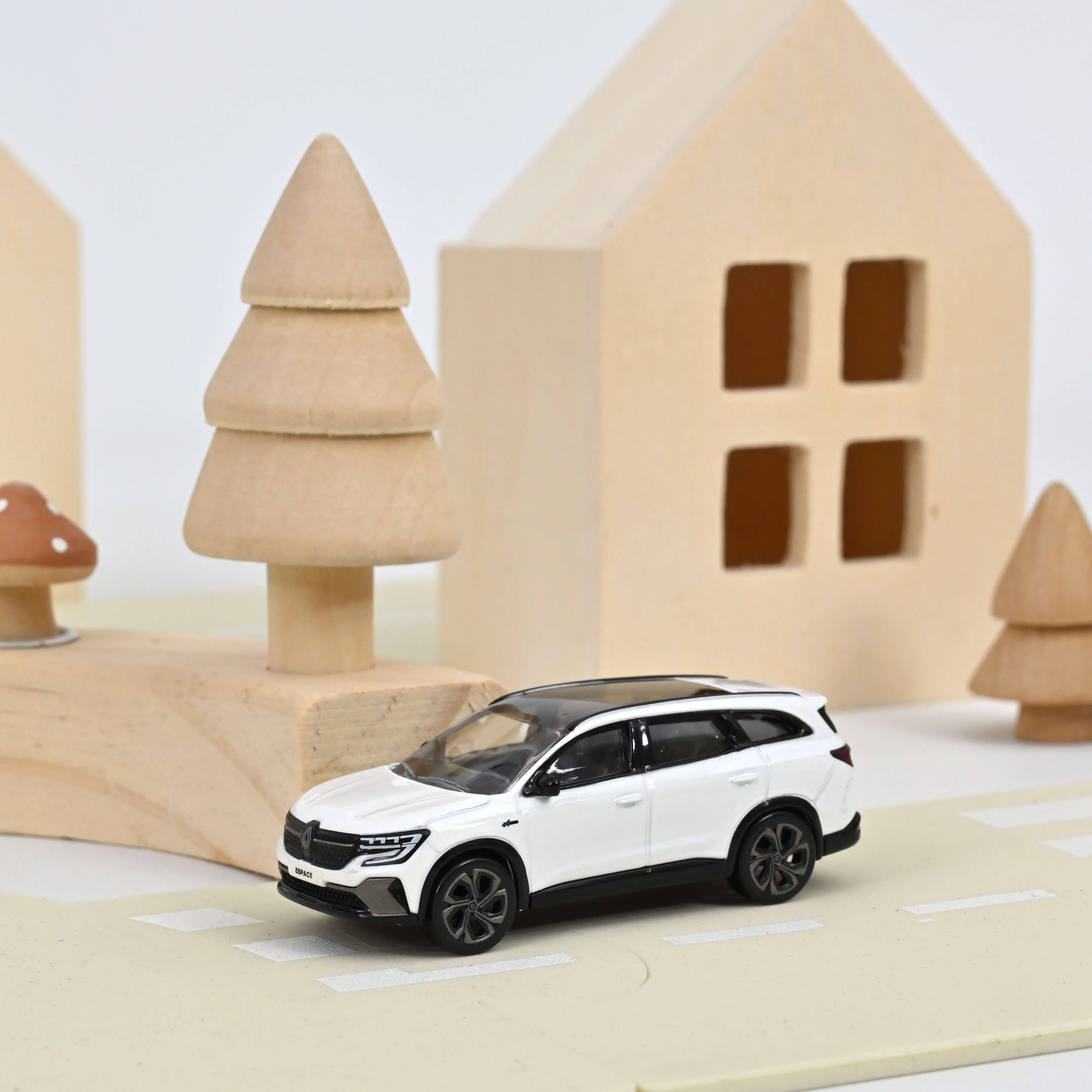 Renault Espace Esprit Alpine 2023 Pearl Blanc 1/64