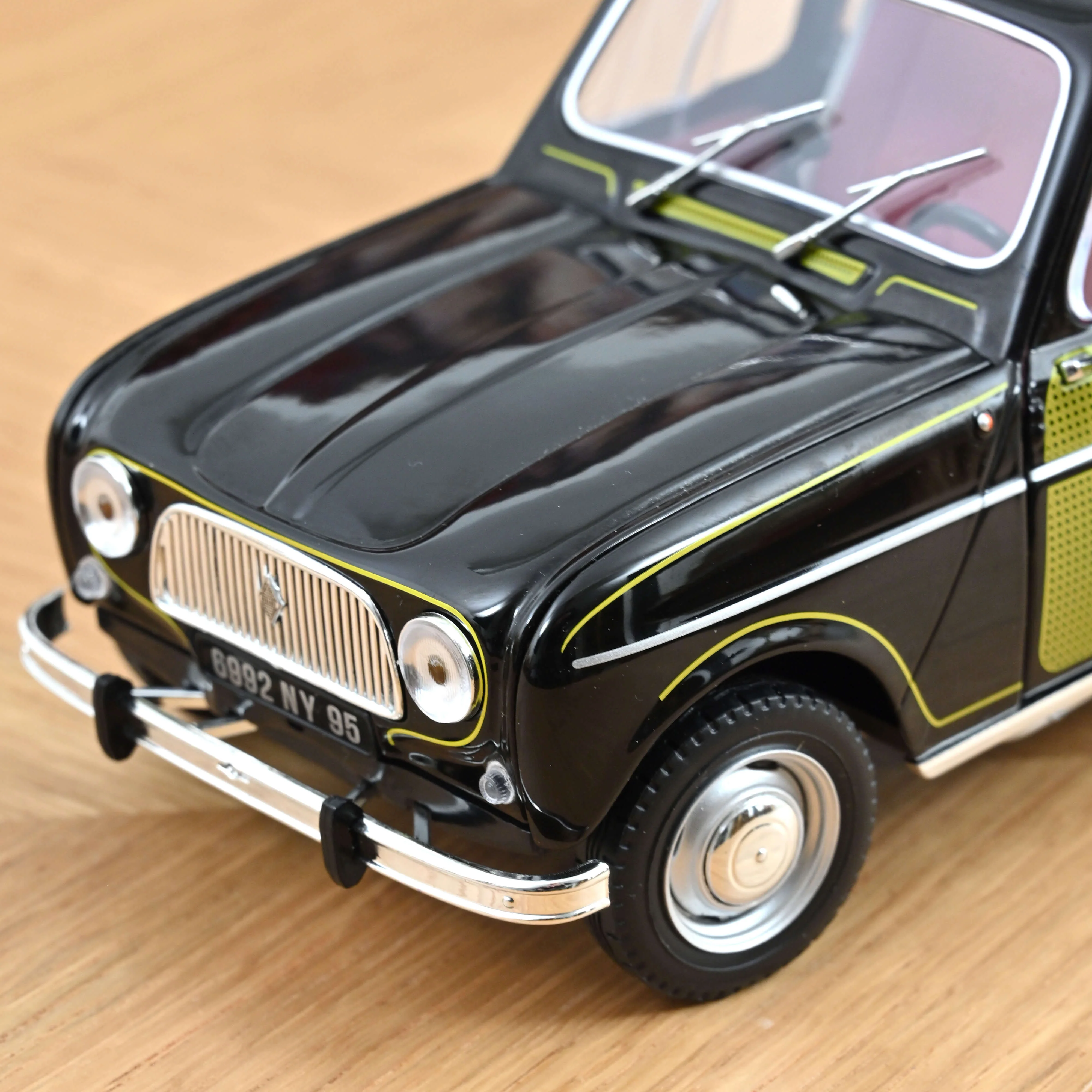 Renault 4 Parisienne 1963 Noire et Jaune 1/18 - 200pcs