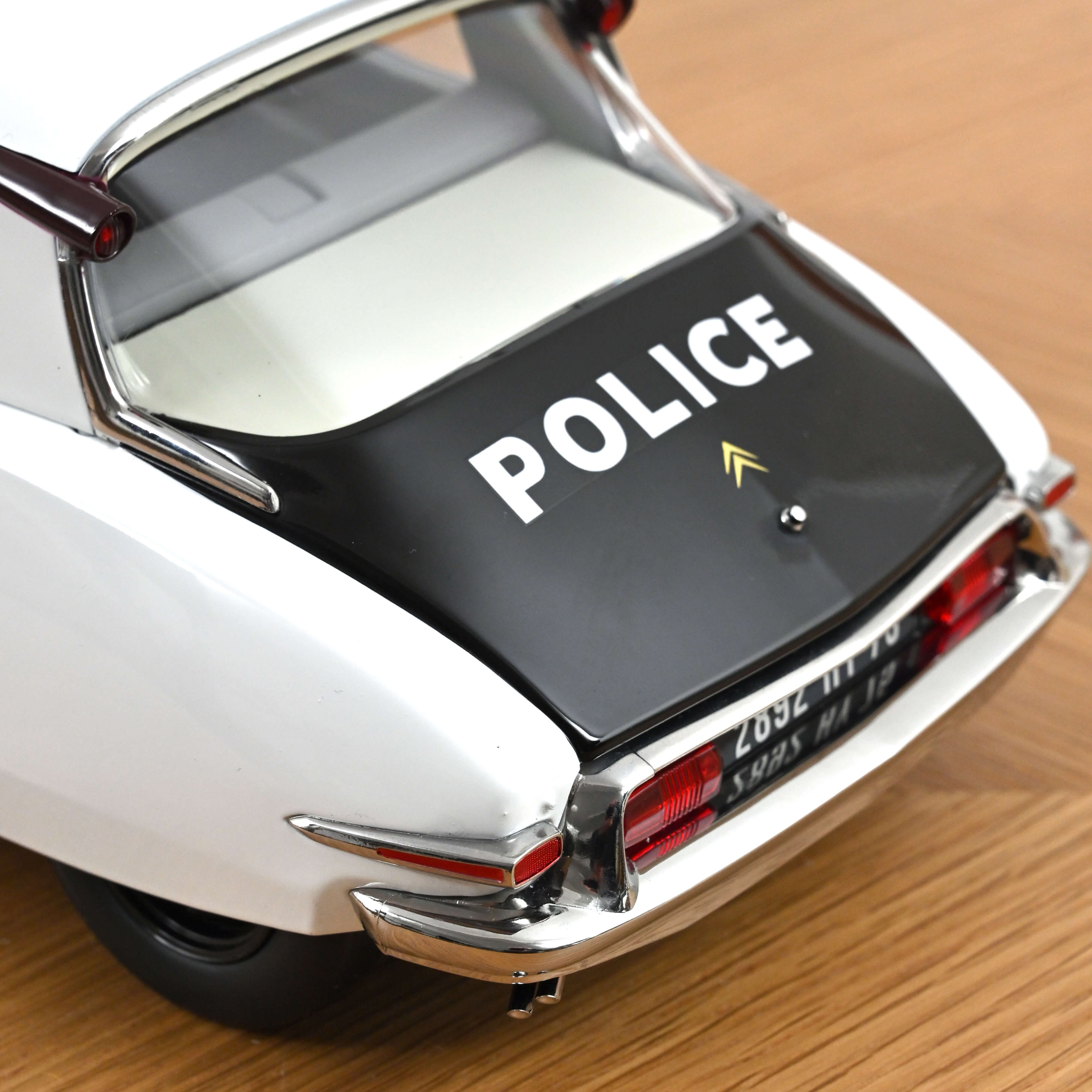 Citroën ID 19 1959 Police Pie 1/12 - 150pcs